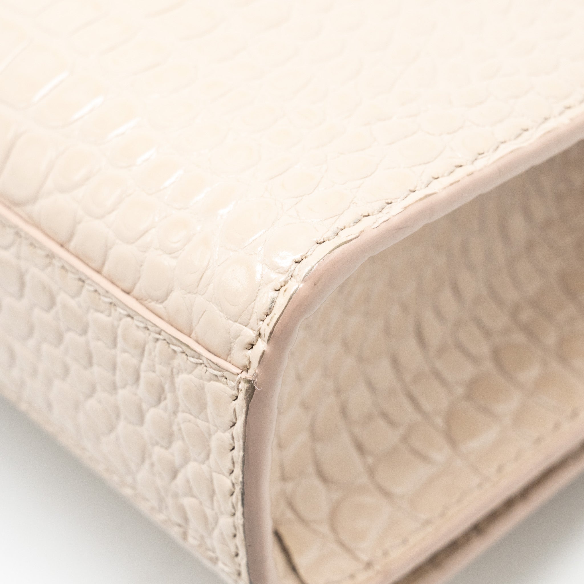 SAINT LAURENT/YSL KATE BAG CROC-EMBOSSED CALFSKIN BEIGE SHW