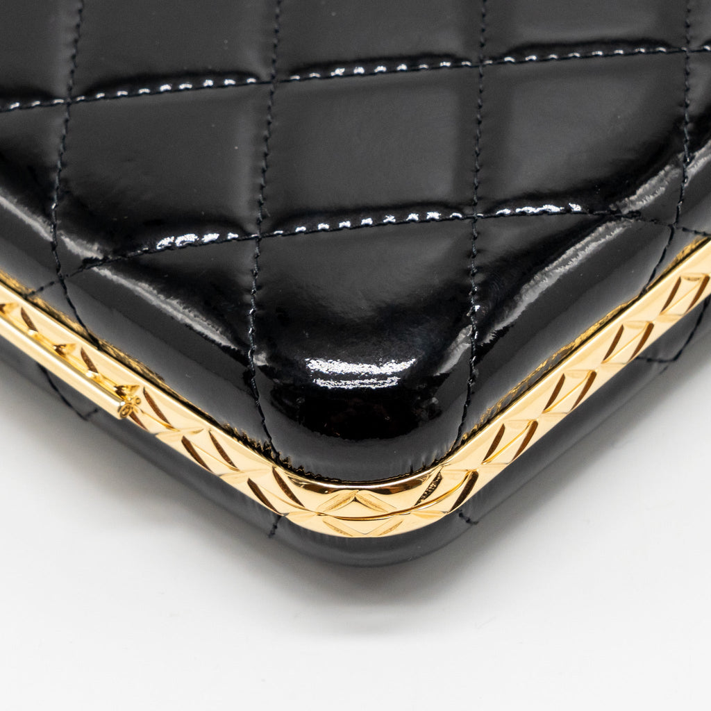 CHANEL 21A CC BOX WITH CHAIN PATENT BLACK GHW