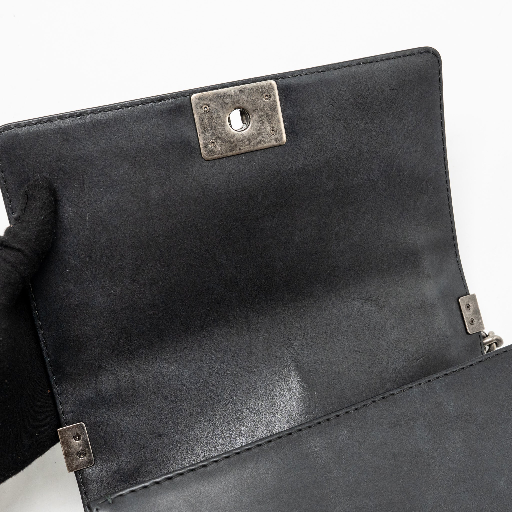CHANEL MEDIUM BOY BAG CALFSKIN BLACK RUTHENIUM SHW