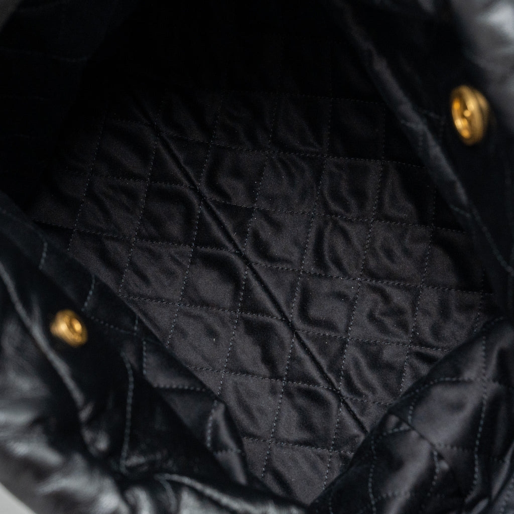 CHANEL MEDIUM 22 BAG CALFSKIN BLACK GHW (MICROCHIP)