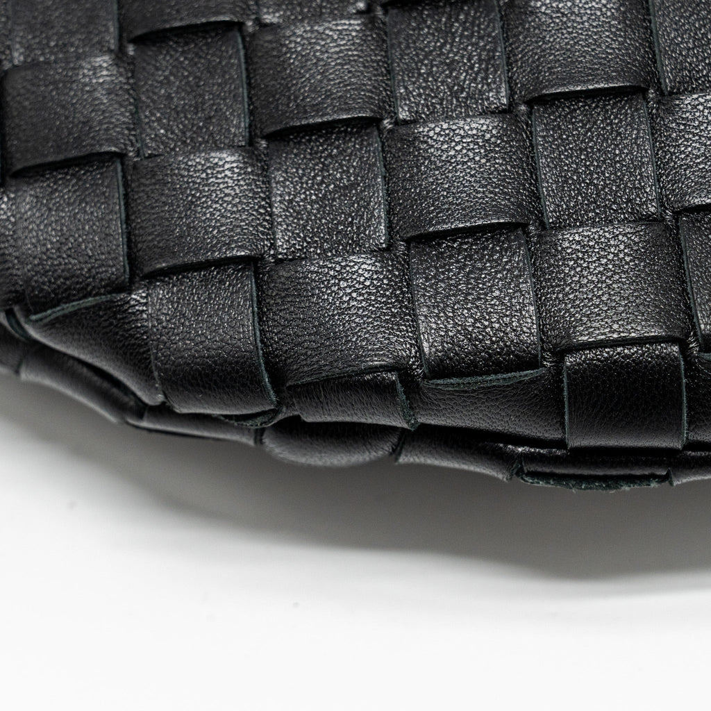 BOTTEGA VENETA MEDIUM TURN POUCH LAMBSKIN BLACK GHW