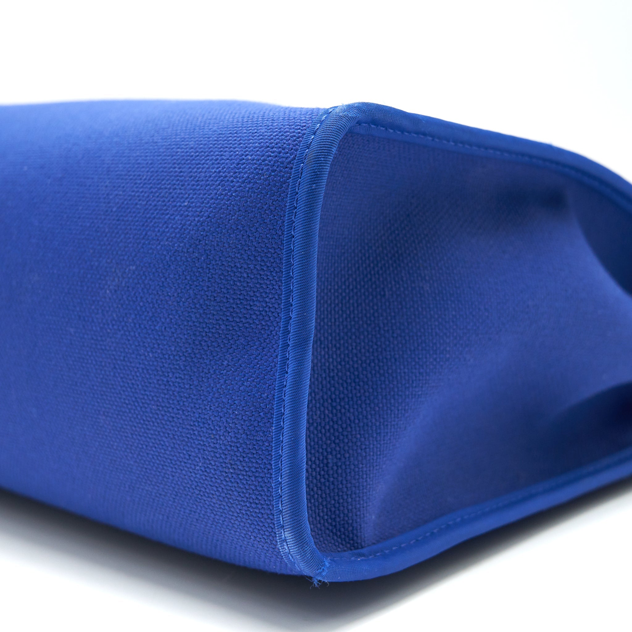 HERMES HERBAG ZIP 31 BAG BLUE ELECTRIQUE / BLACK SHW