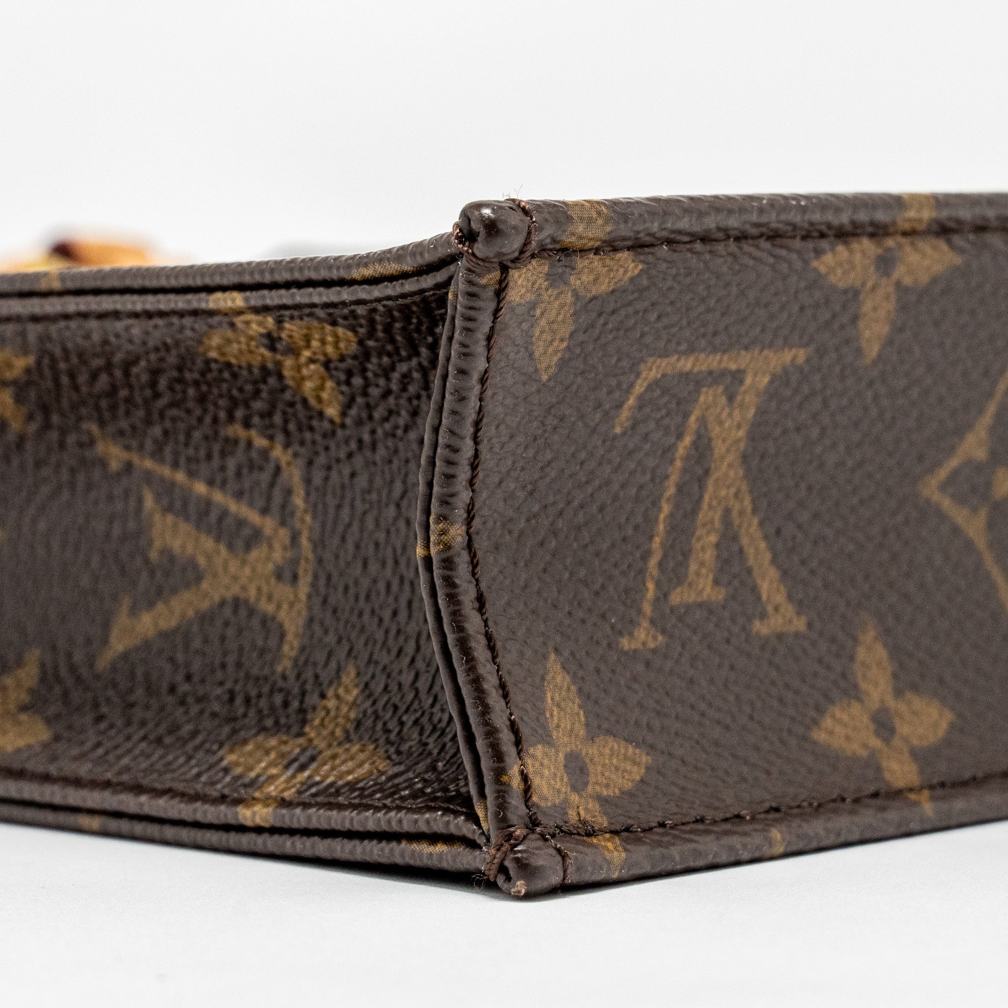 LOUIS VUITTON PETIT SAC PLAT MONOGRAM CANVAS GHW