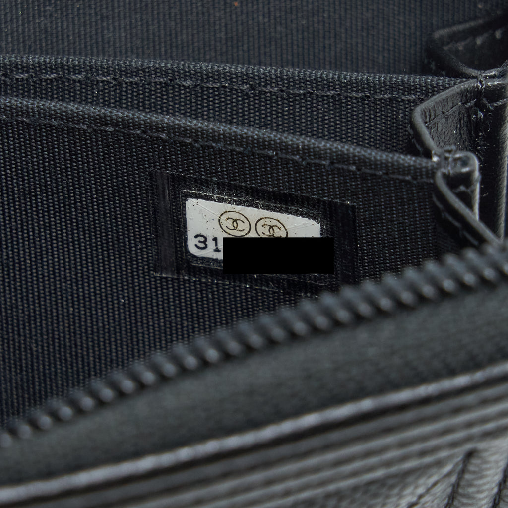 CHANEL CLASSIC BOY ZIP CARDHOLDER CAVIAR BLACK LGHW