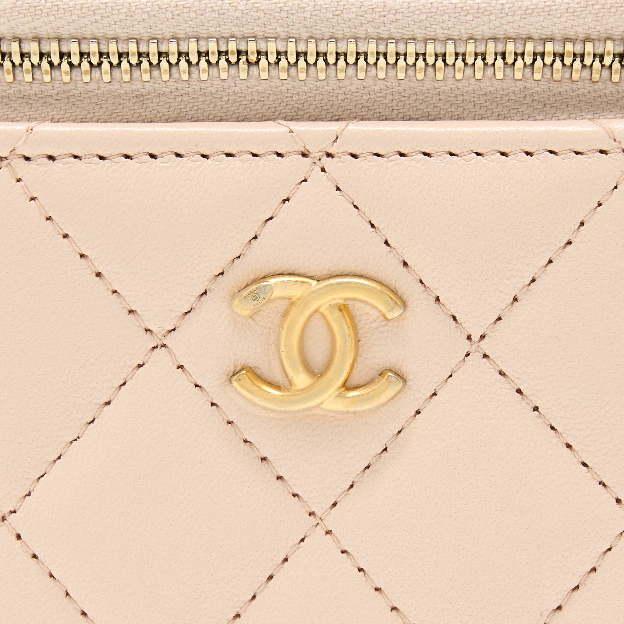 CHANEL PEARL CRUSH MINI VANITY WITH CHAIN LAMBSKIN LIGHT PINK GHW