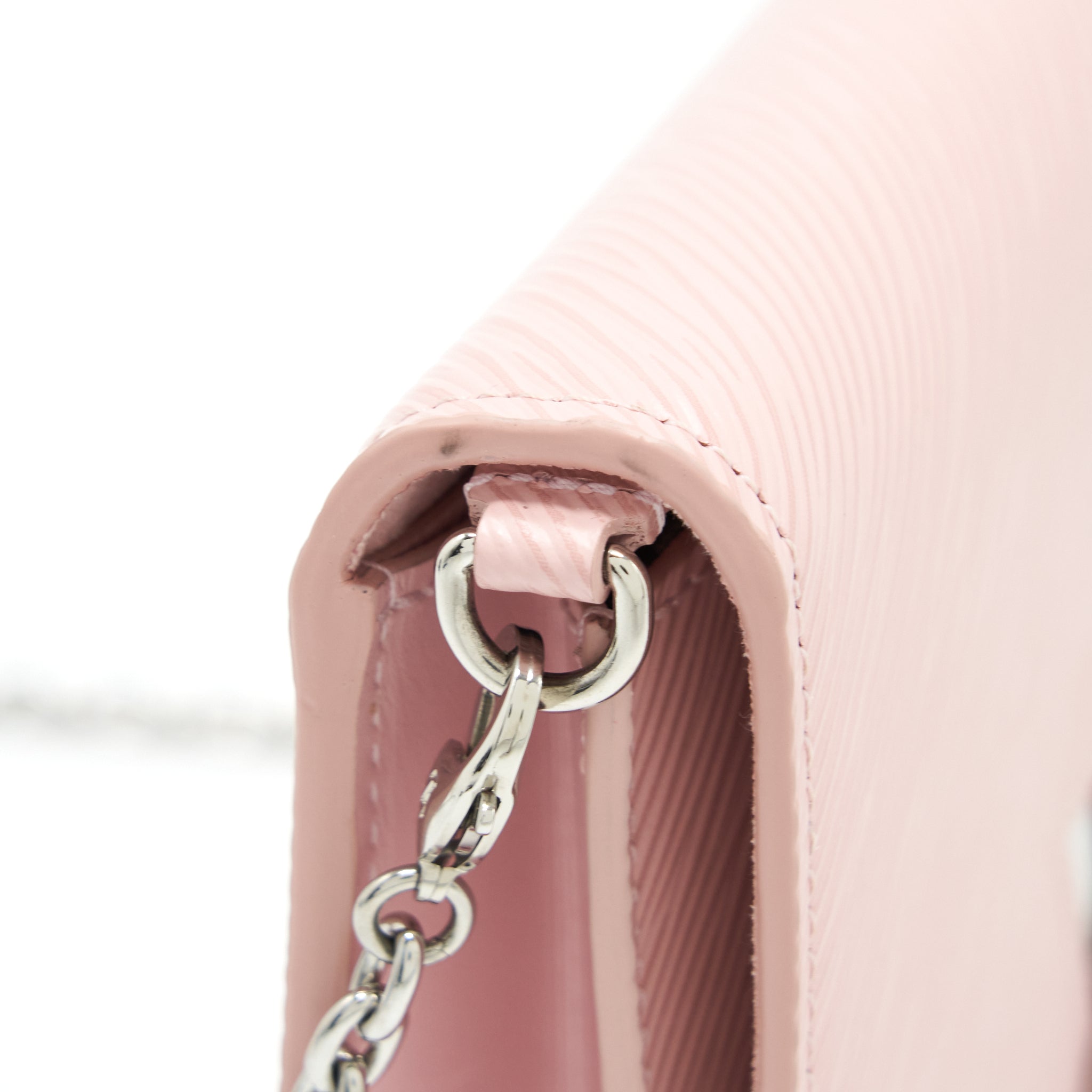 LOUIS VUITTON TWIST WALLET ON CHAIN EPI PINK SHW
