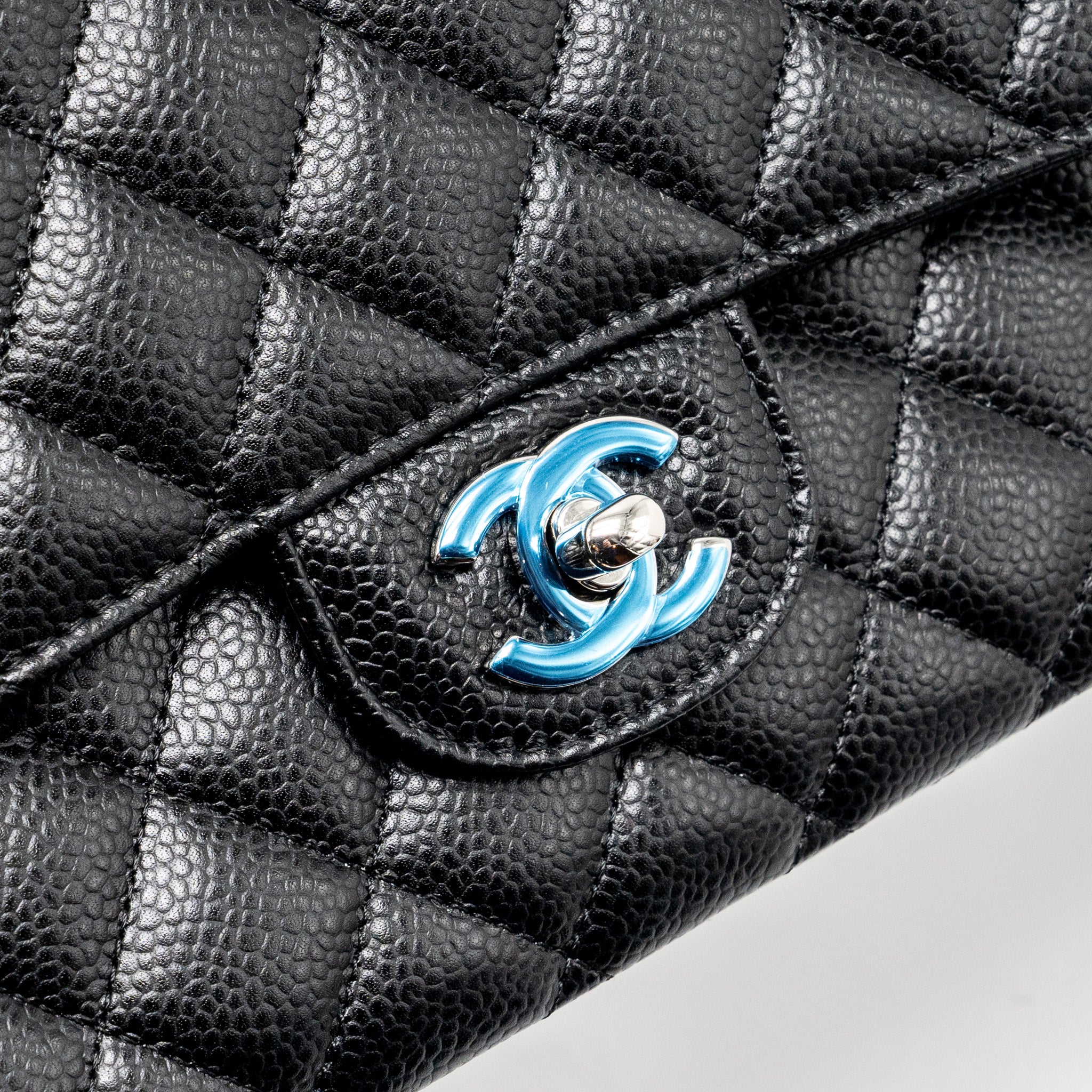 CHANEL MEDIUM CLASSIC DOUBLE FLAP BAG CAVIAR BLACK SHW