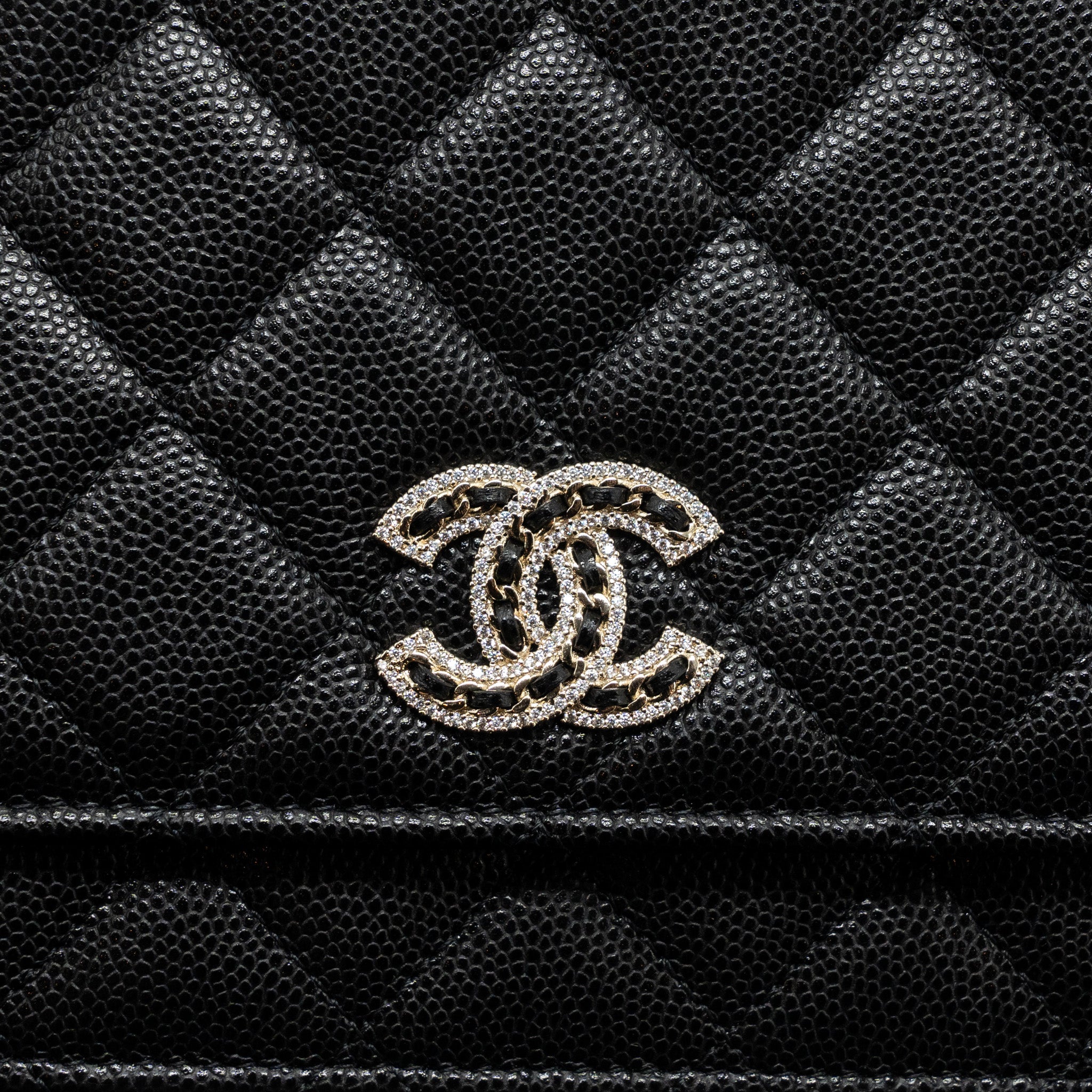 CHANEL DETAILED LOGO WALLET ON CHAIN CAVIAR BLACK LGHW (MICROCHIP)