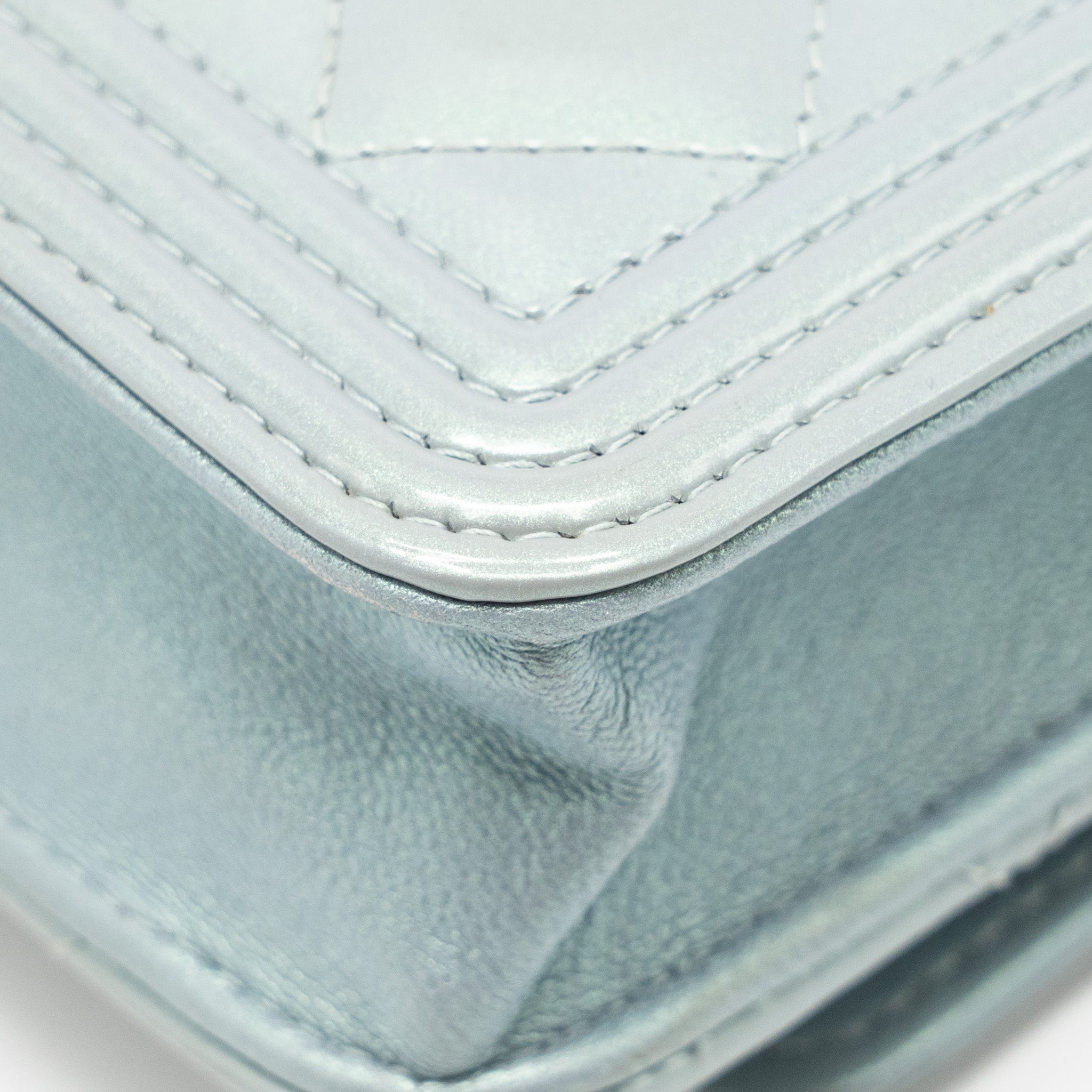 CHANEL BOY WALLET ON CHAIN PATENT CALFSKIN IRIDESCENT LIGHT BLUE LGHW