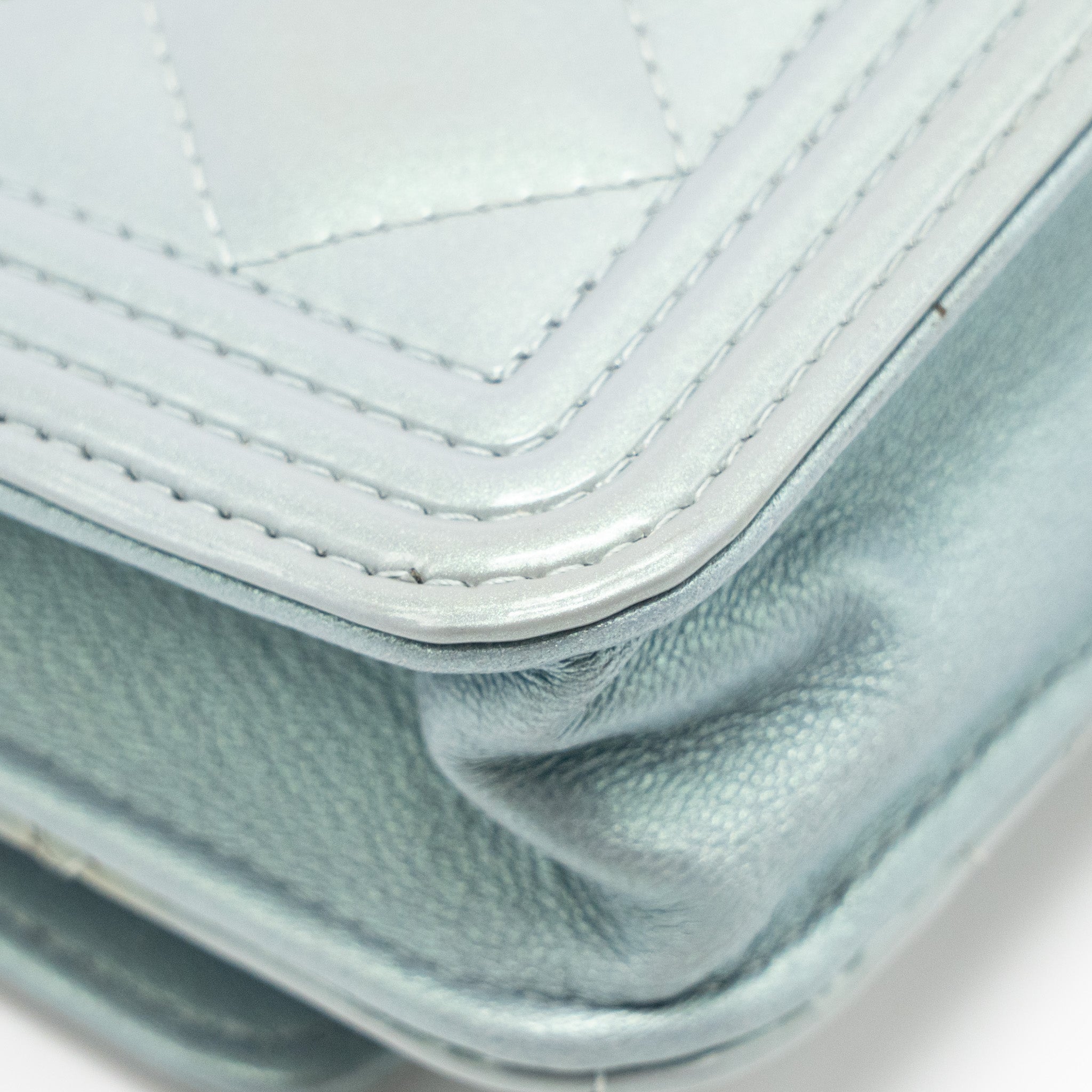 CHANEL BOY WALLET ON CHAIN PATENT CALFSKIN IRIDESCENT LIGHT BLUE LGHW