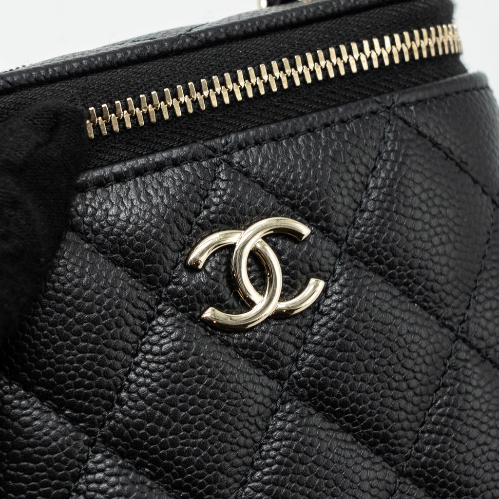CHANEL VANITY CASE WITH DETAILED CHAIN CAVIAR BLACK LGHW