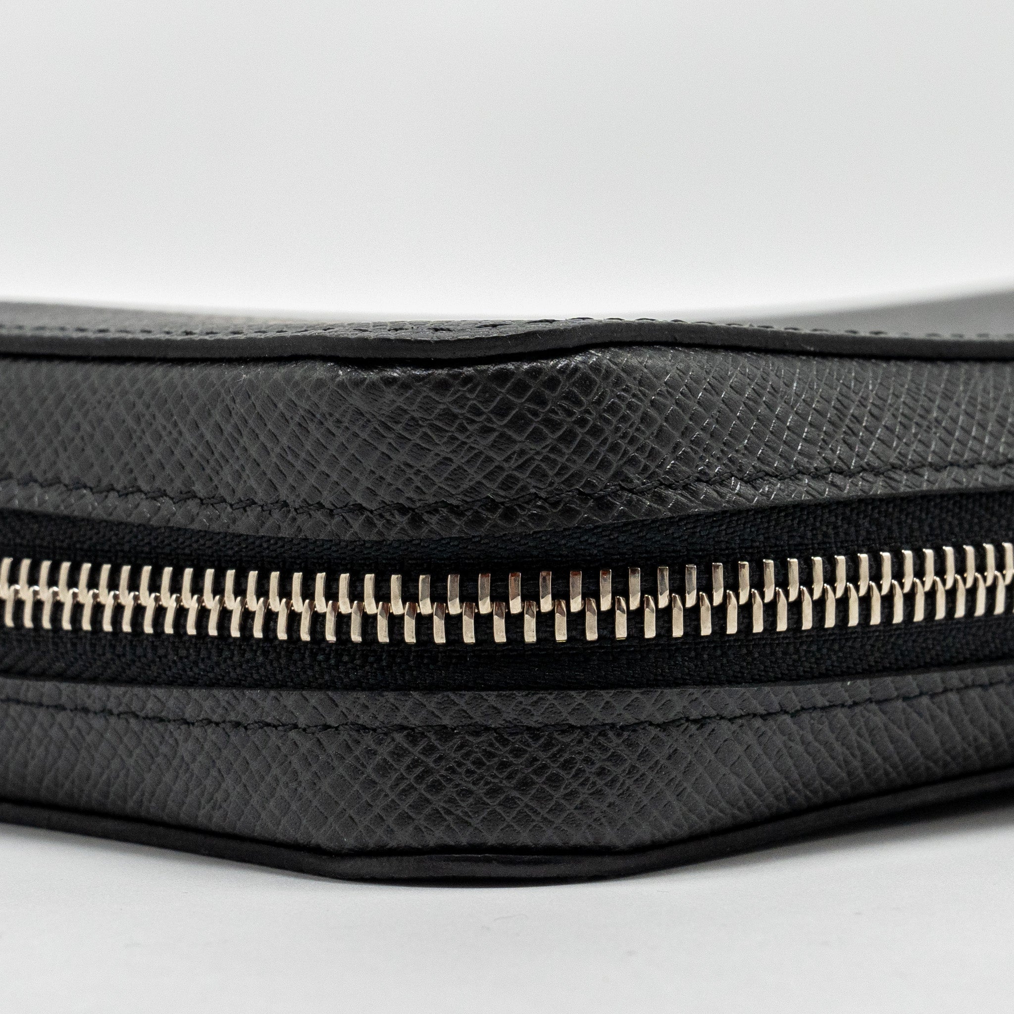 LOUIS VUITTON ZIPPY XL TAIGA ARDOISE LONG WALLET BLACK SHW
