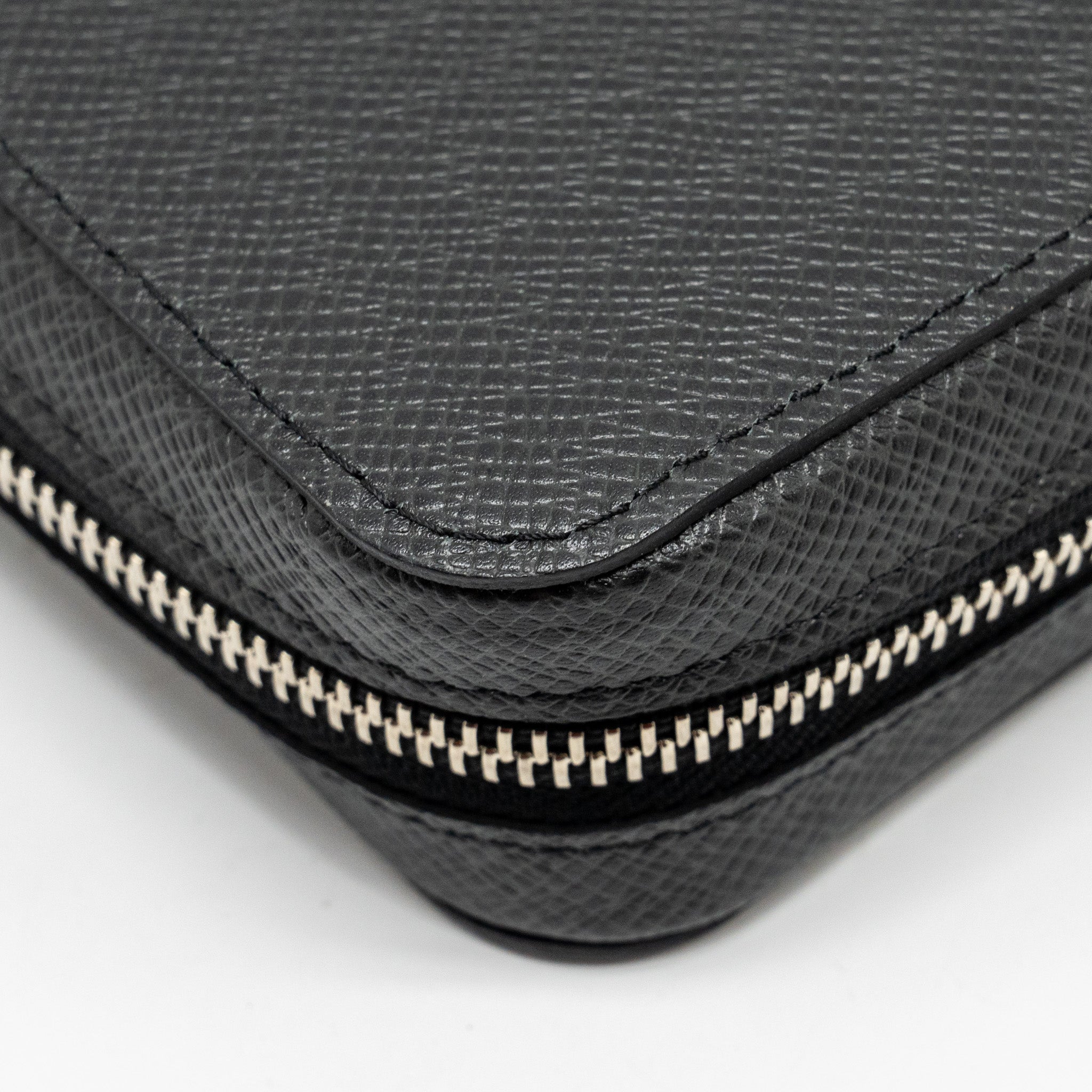 LOUIS VUITTON ZIPPY XL TAIGA ARDOISE LONG WALLET BLACK SHW