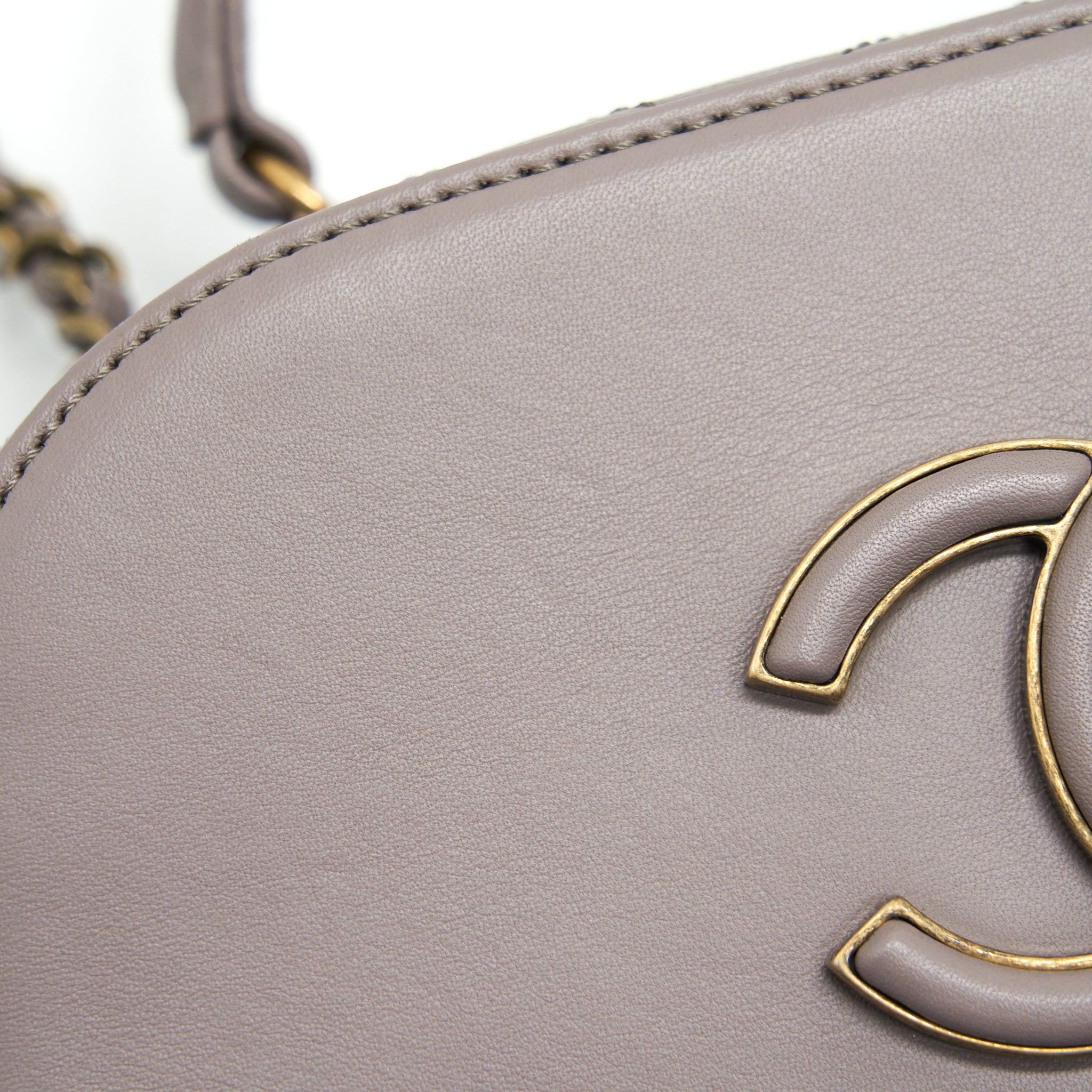CHANEL CC LOGO VANITY WITH HANDLE AND CHAIN GREY WITH GHW