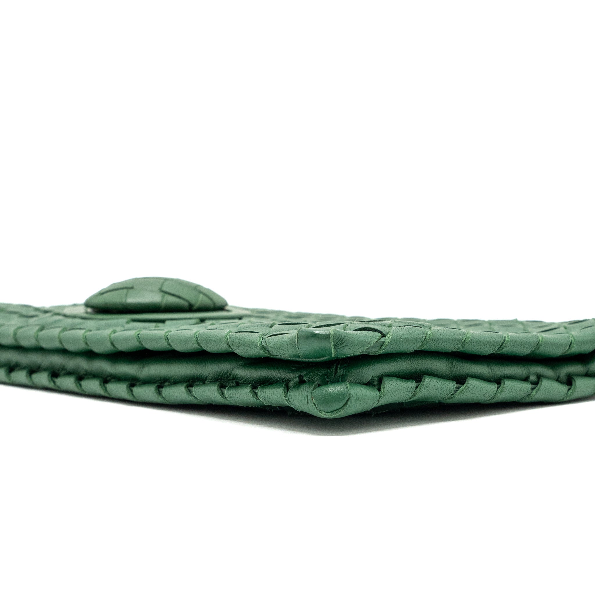 BOTTEGA VENETA CLUTCH NAPPA GREEN BLACK HARDWARE