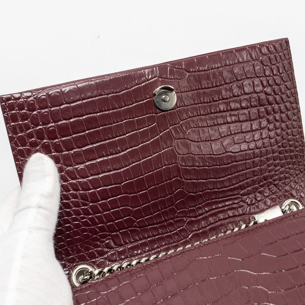 SAINT LAURENT/YSL KATE BAG CROC EMBOSSED CALFSKIN BURGUNDY SHW