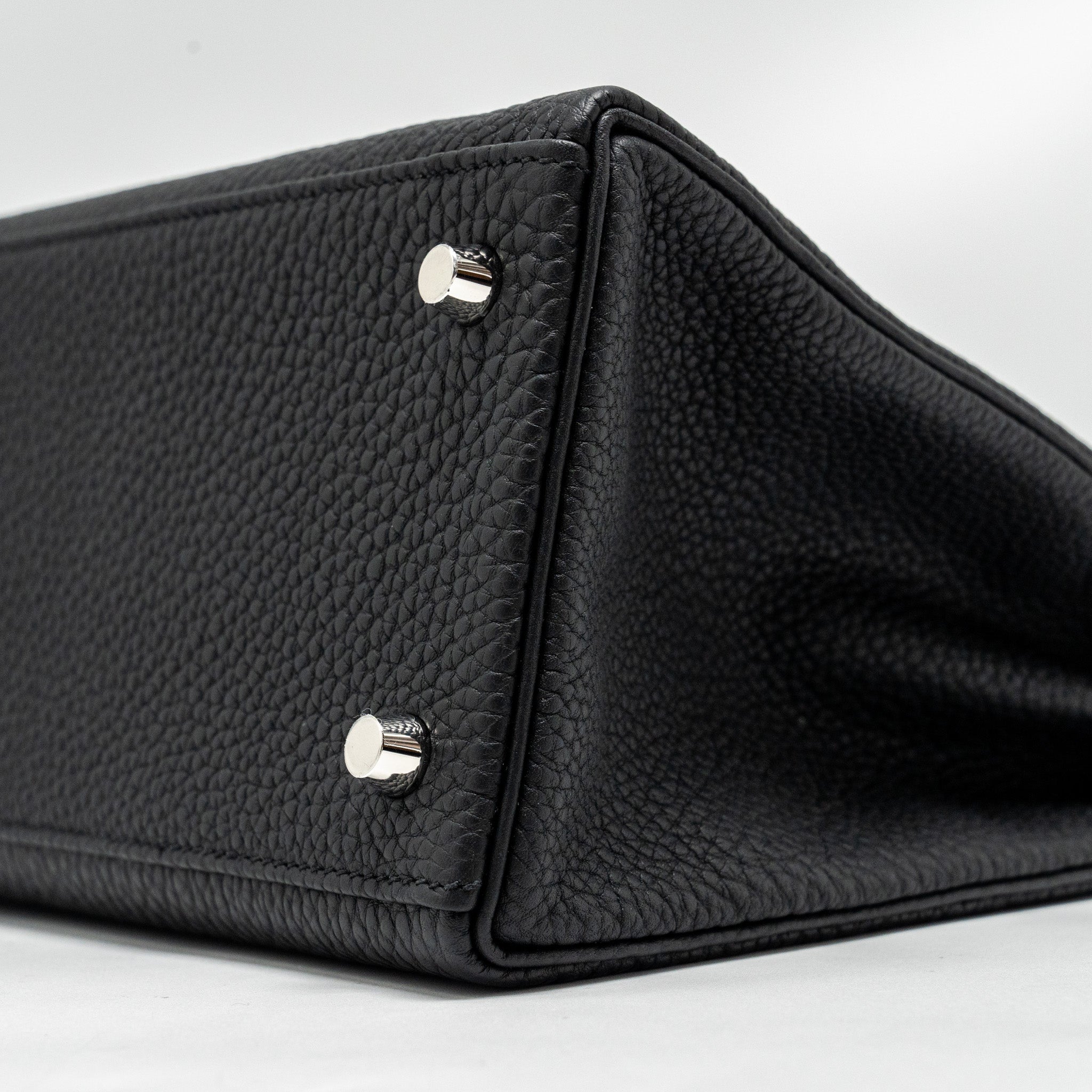 HERMES KELLY 28 TOGO BLACK SHW