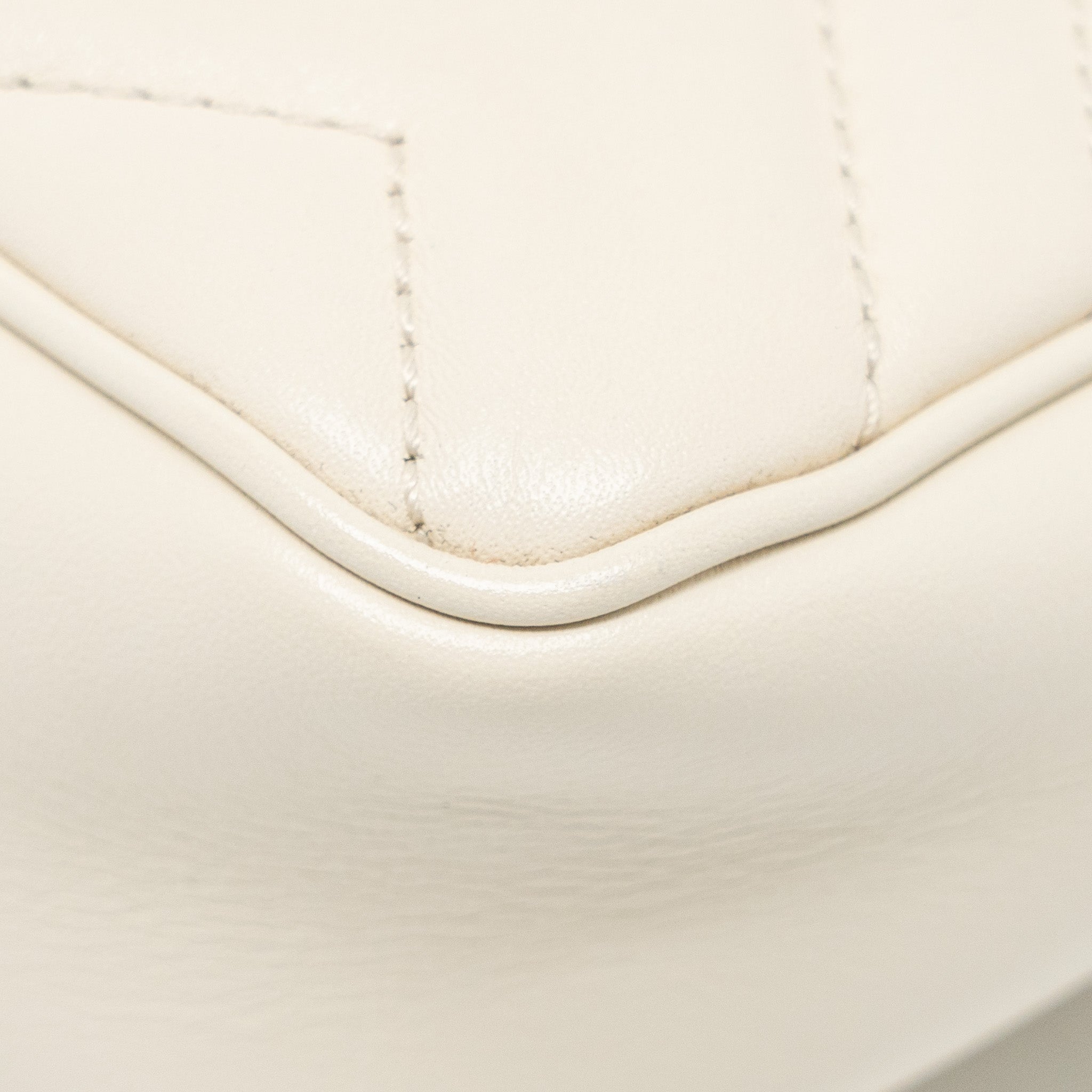 GUCCI GG MARMONT SUPER MINI CALFSKIN WHITE GHW