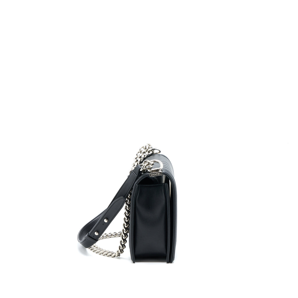 CHANEL NEW MEDIUM BOY BAG CHEVRON LAMBSKIN BLACK SHW