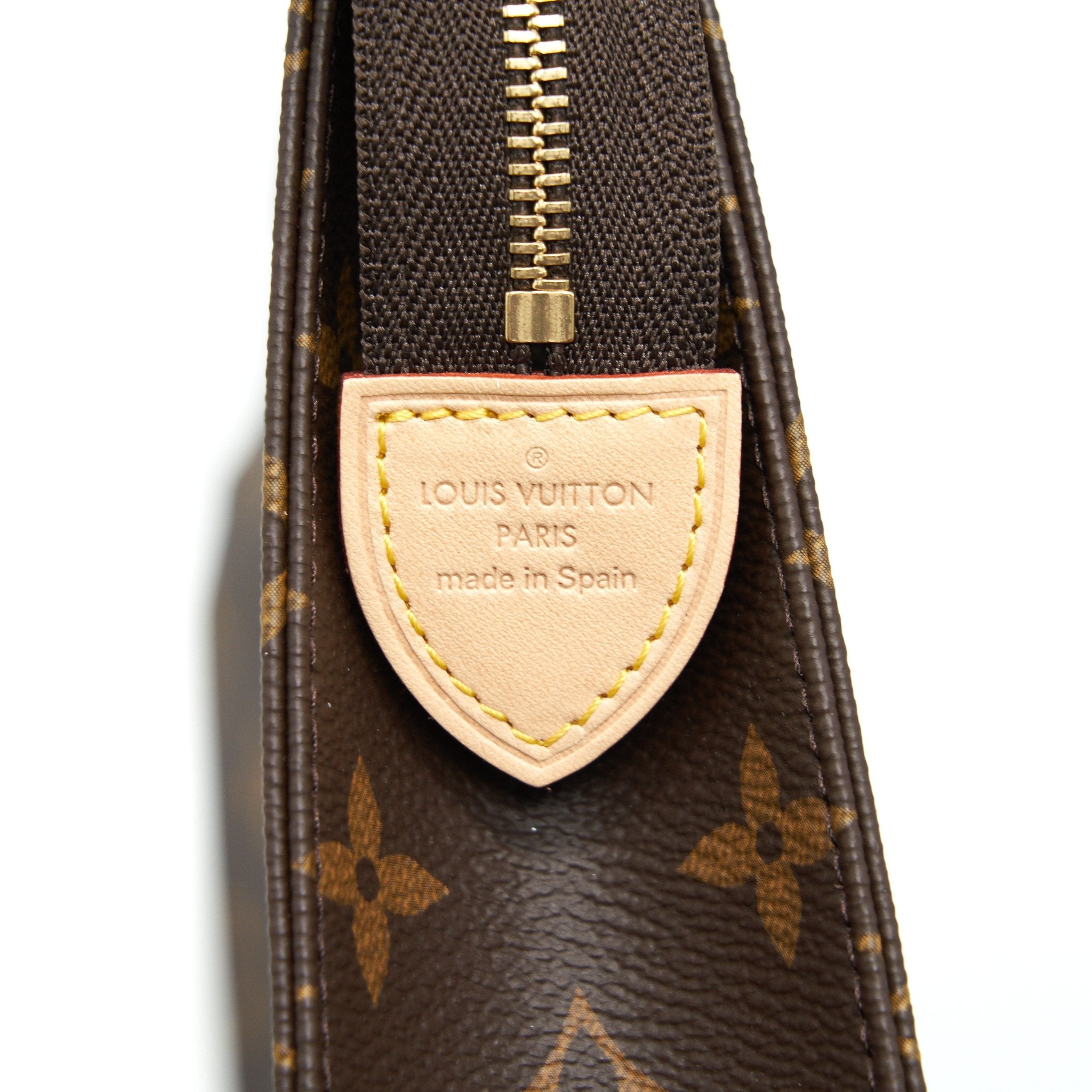 LOUIS VUITTON TOILETRY POCHETTE 26 MONOGRAM CANVAS YEAR2020