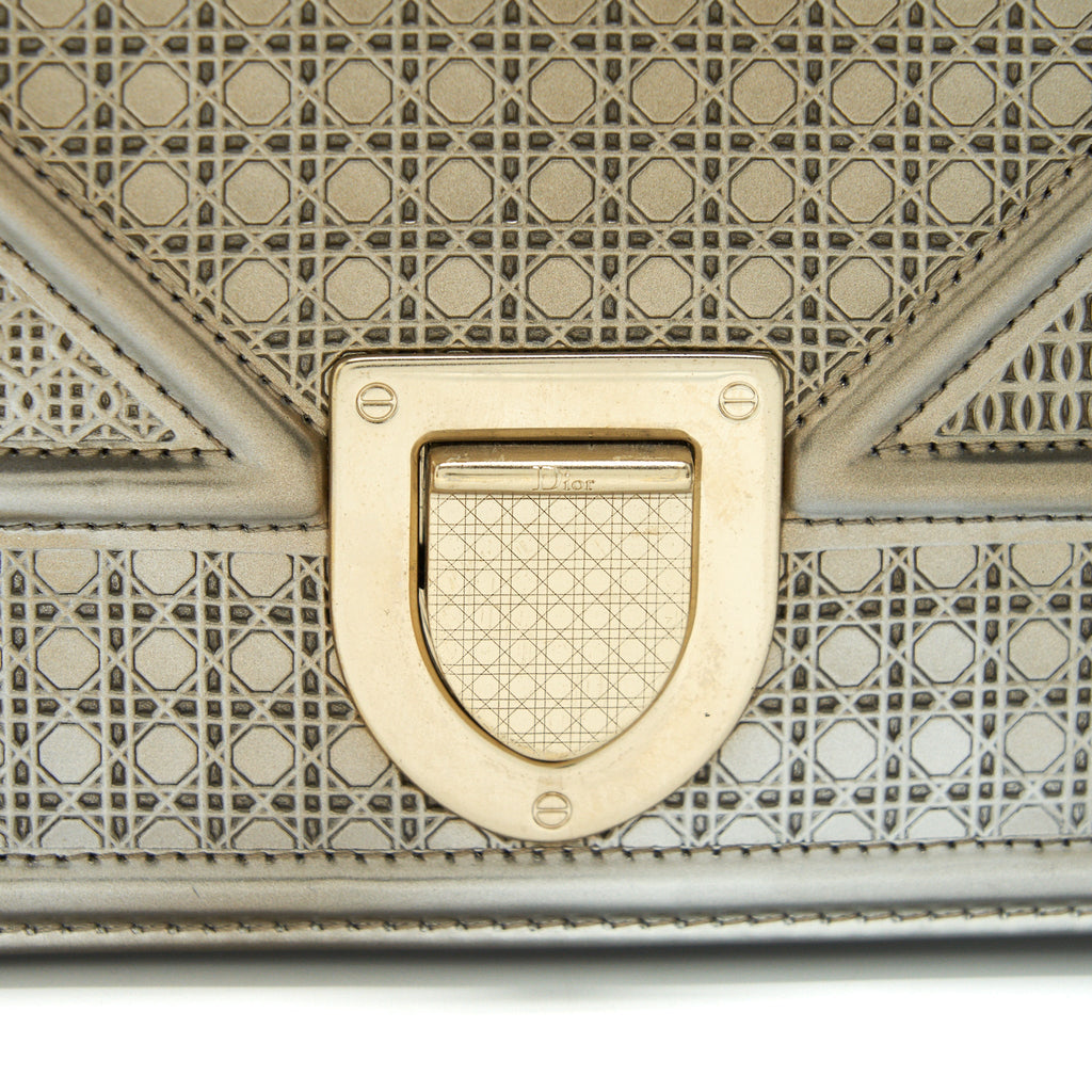 DIOR MEDIUM DIORAMA METALLIC LIGHT GOLD WITH GHW