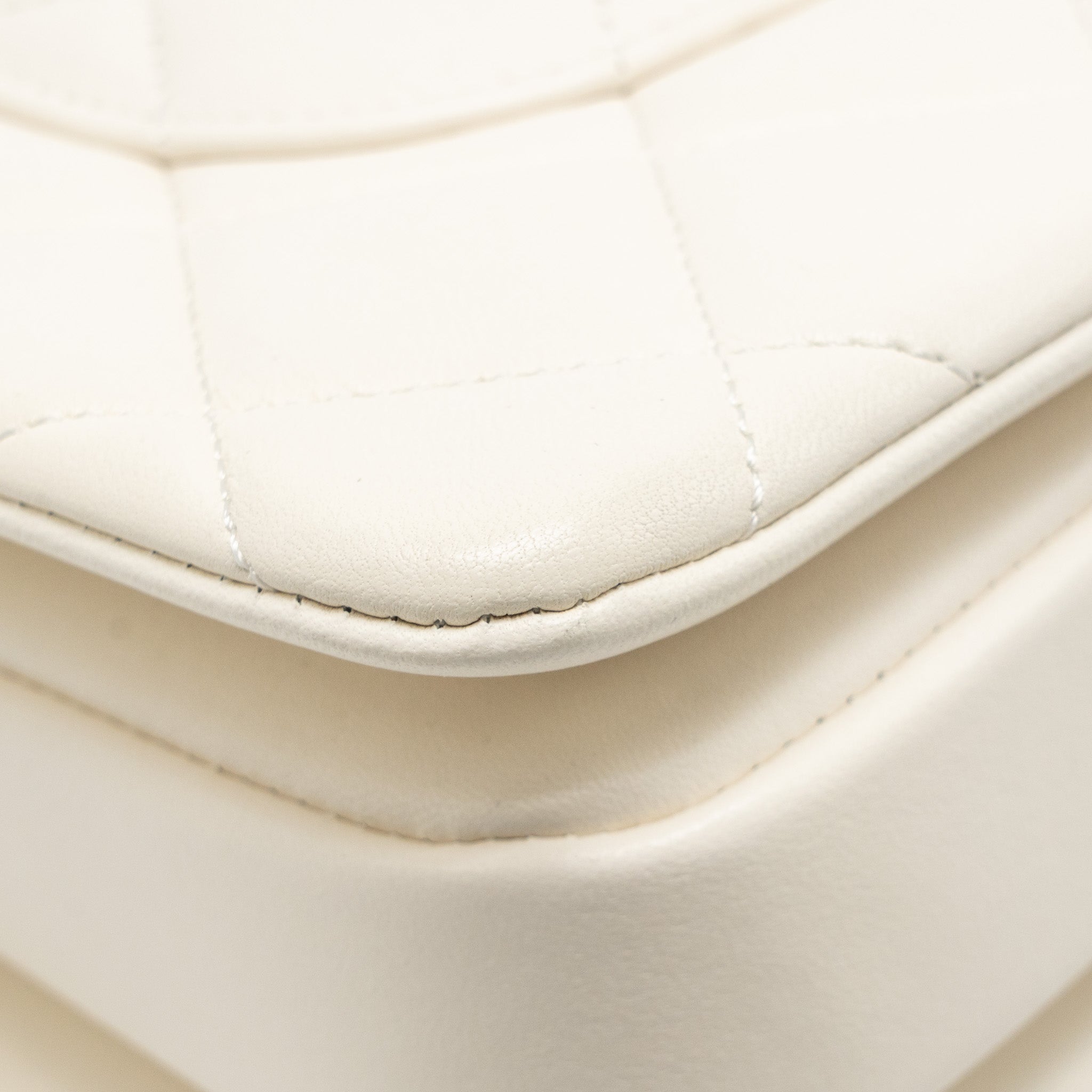 CHANEL TOP HANDLE TRENDY CC FLAP BAG LAMBSKIN WHITE RGHW (MICROCHIP)