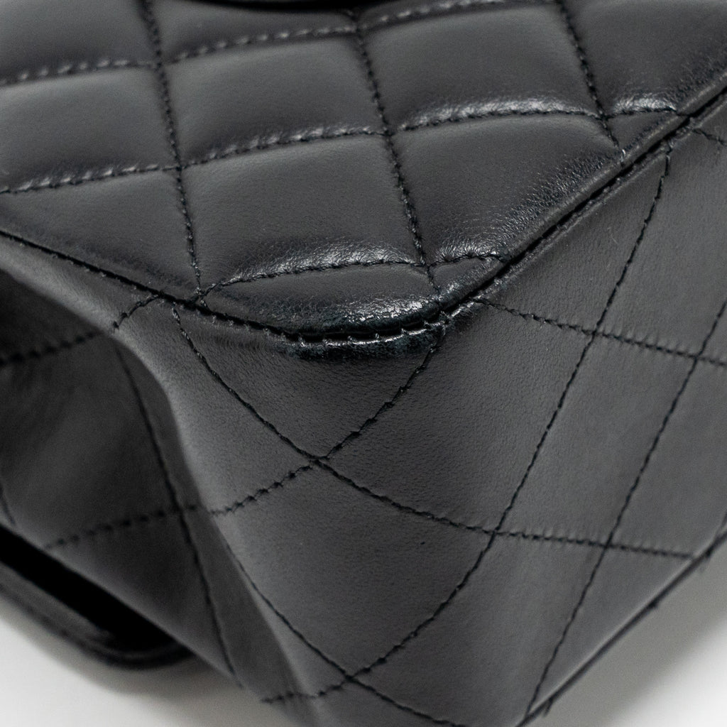 CHANEL MEDIUM CLASSIC DOUBLE FLAP BAG LAMBSKIN BLACK SHW