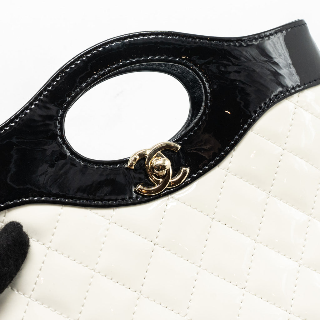 CHANEL MINI 31 BAG PATENT BLACK/WHITE LGHW (MICROCHIP)