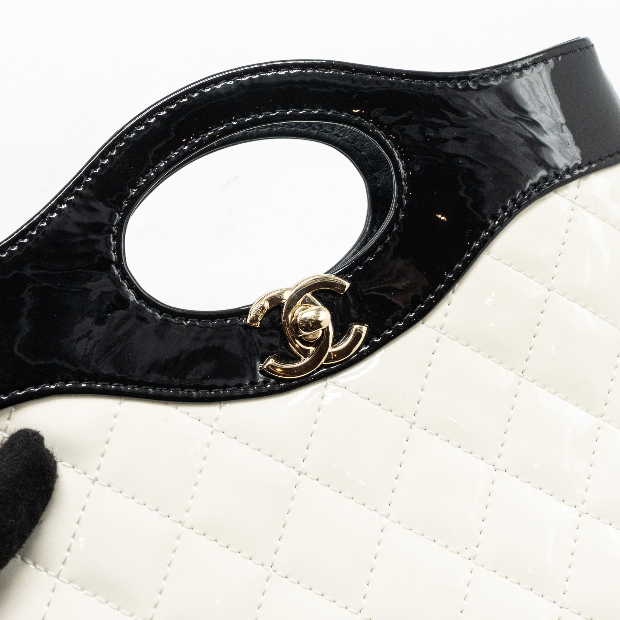 CHANEL MINI 31 BAG PATENT BLACK/WHITE LGHW (MICROCHIP)