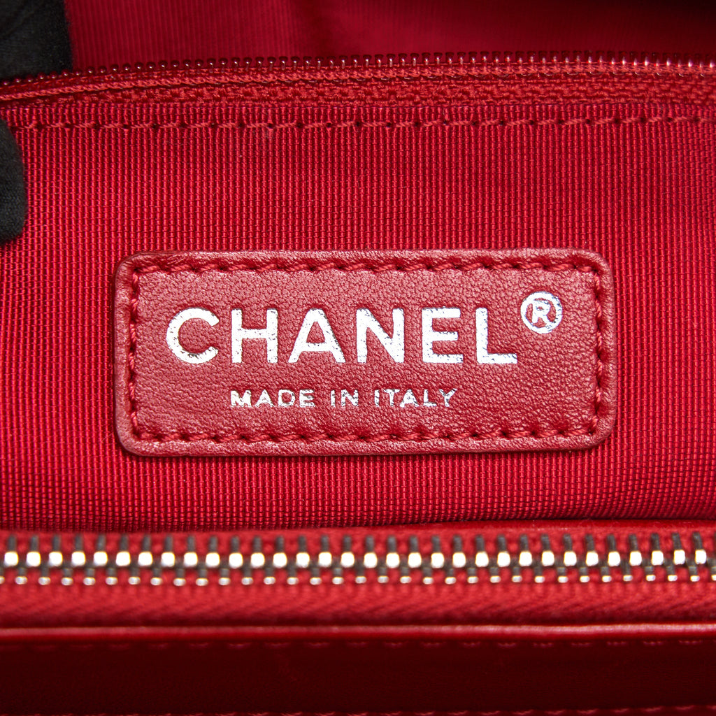 CHANEL PATENT LEATHER TOTE BAG WITH CHAIN IN RED SHW