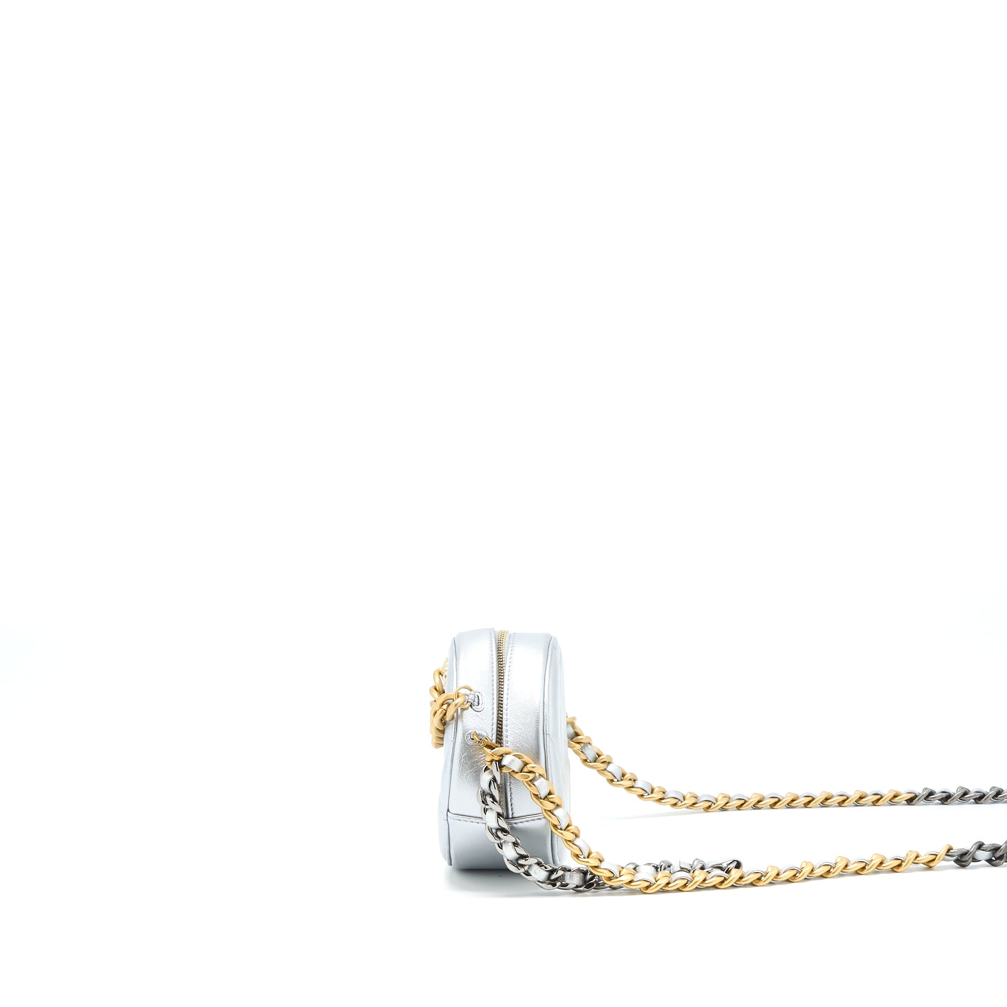 CHANEL 19 ROUND CLUTCH WITH CHAIN GOATSKIN SILVER MULTICOLOUR HARDWARE