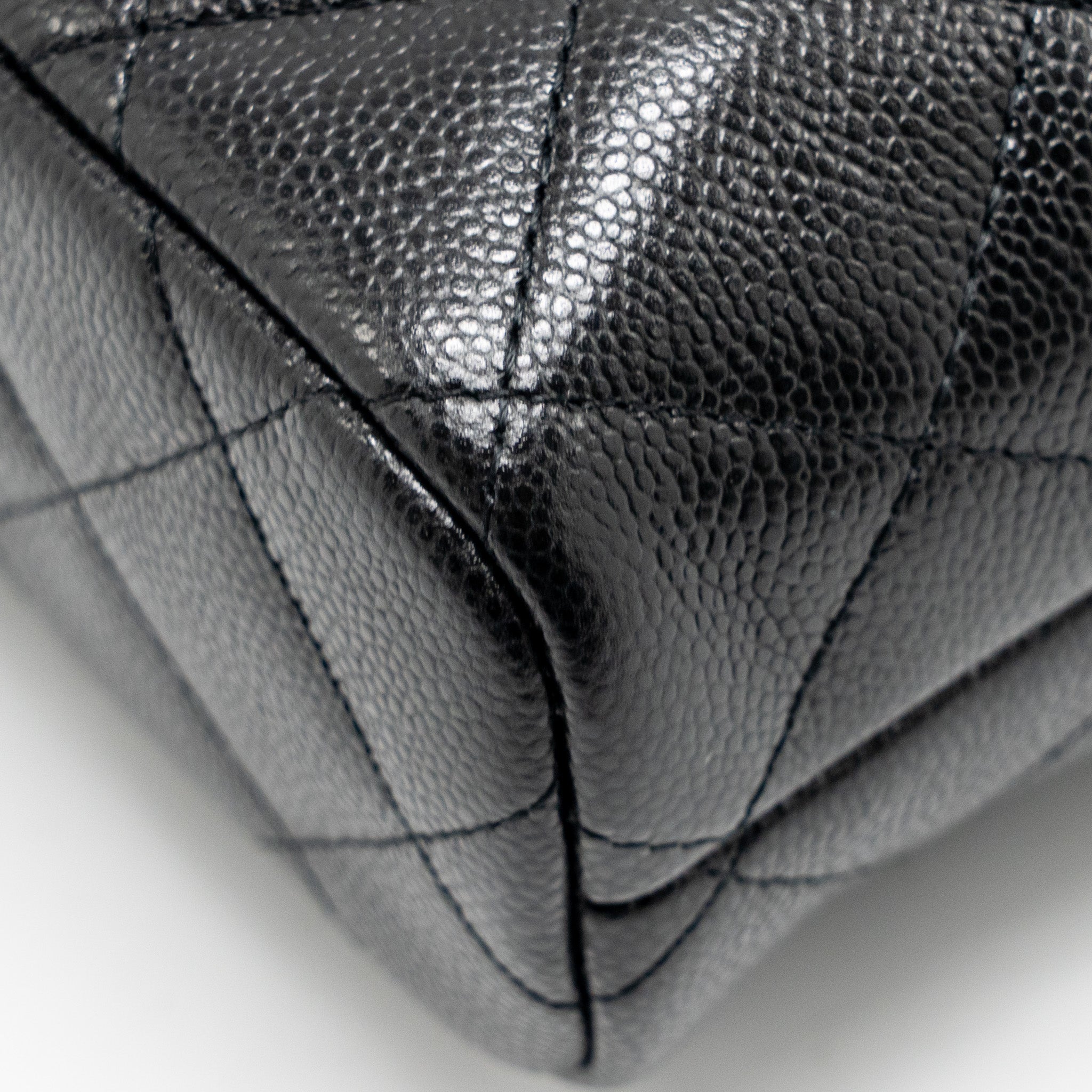CHANEL 25C QUILTED HOBO BAG CAVIAR BLACK LGHW (MICROCHIP)