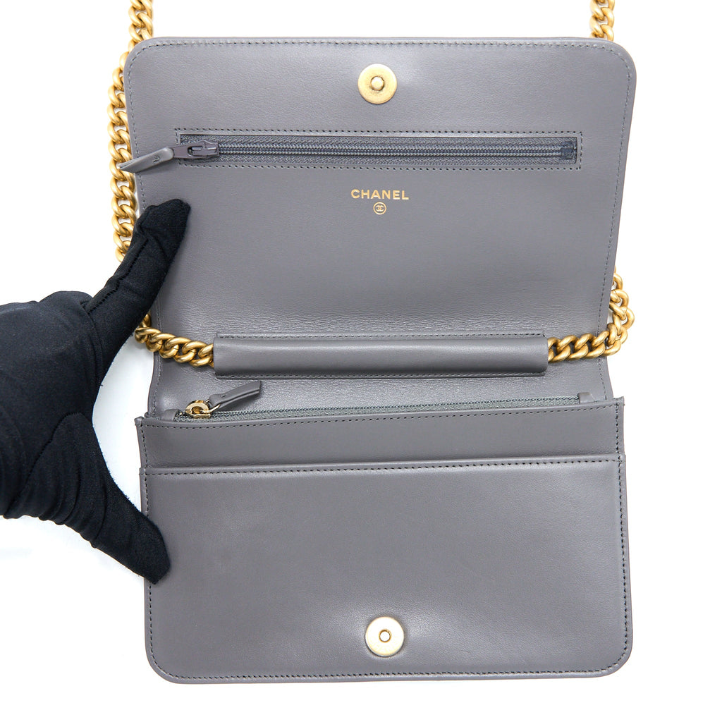 CHANEL 22A BOY WALLET ON CHAIN GRAINED CALFSKIN DARK GREY BRUSHED GHW (MICROCHIP)