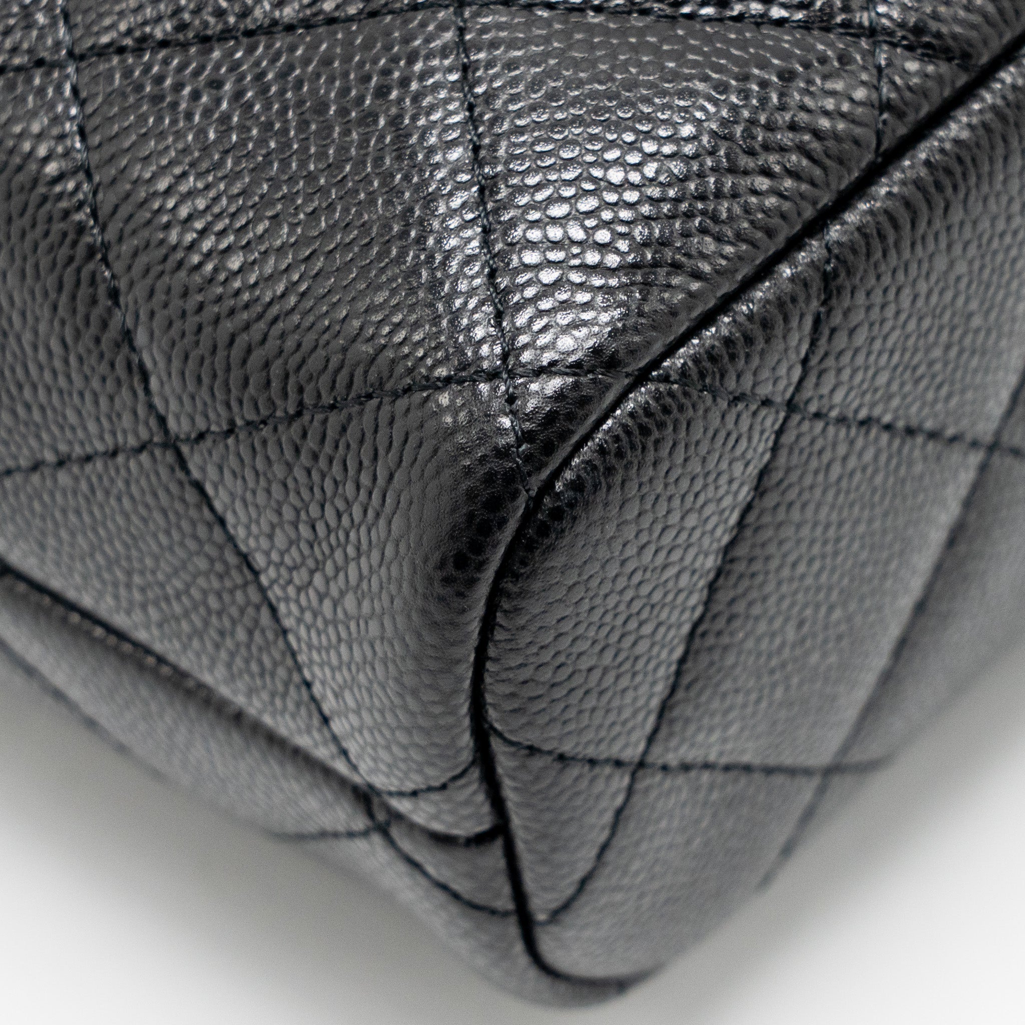CHANEL 25C QUILTED HOBO BAG CAVIAR BLACK LGHW (MICROCHIP)