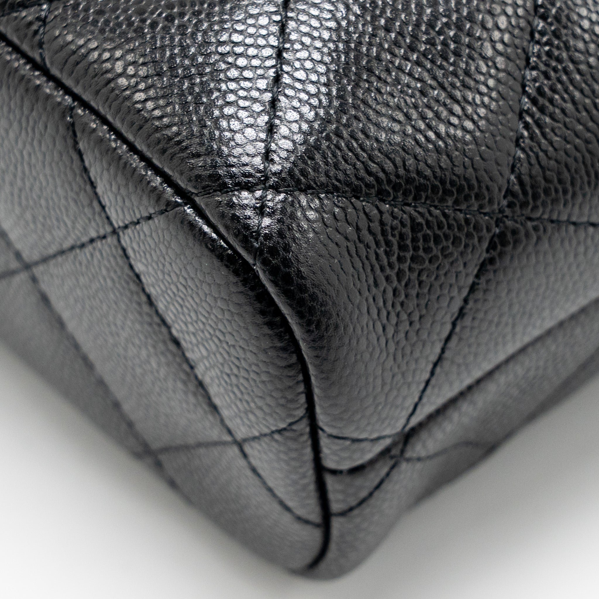 CHANEL 25C QUILTED HOBO BAG CAVIAR BLACK LGHW (MICROCHIP)