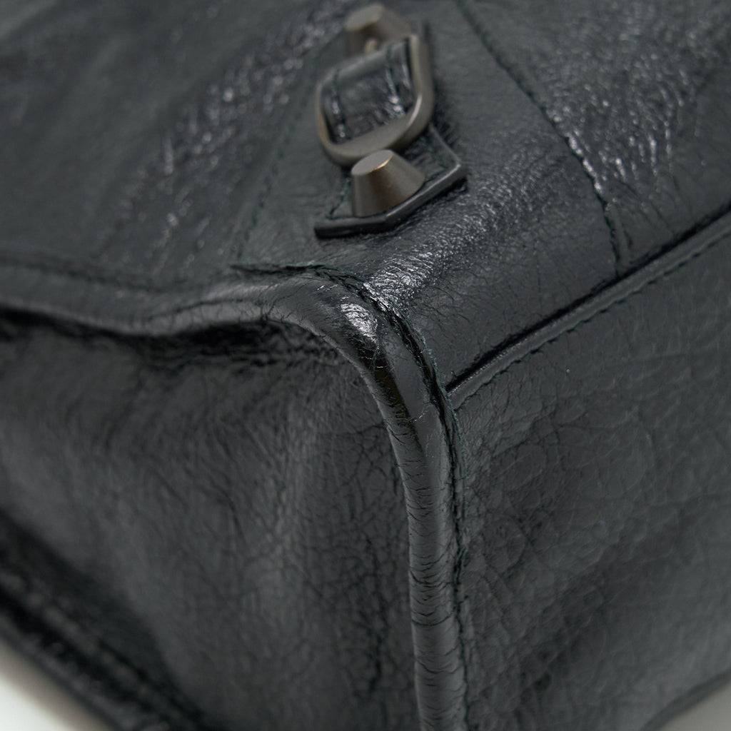 BALENCIAGA SMALL CLASSIC CITY CROSSBODY BAG BLACK WITH LOGO PRINT STRAP