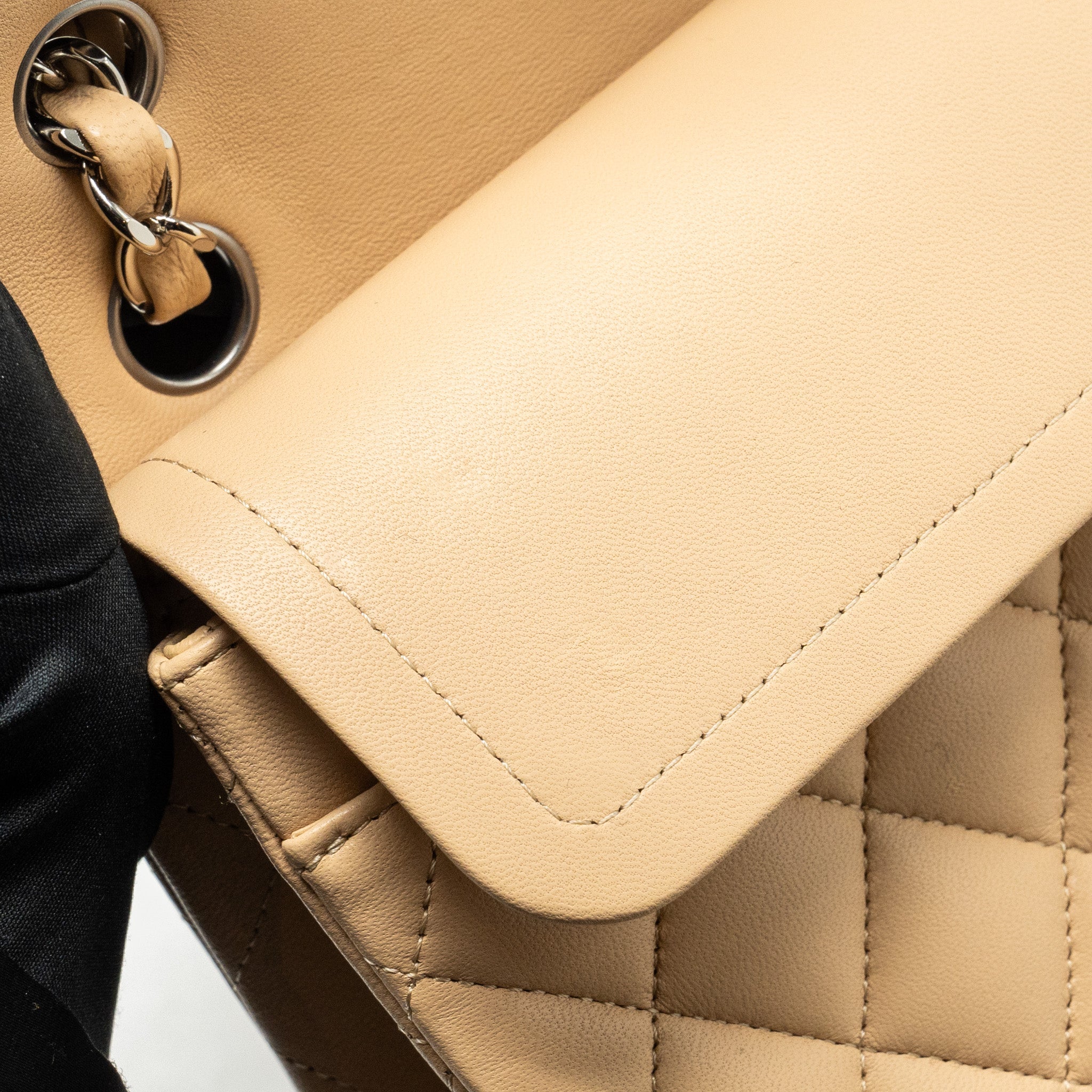 CHANEL SMALL CLASSIC DOUBLE FLAP BAG LAMBSKIN BEIGE SHW (MICROCHIP)