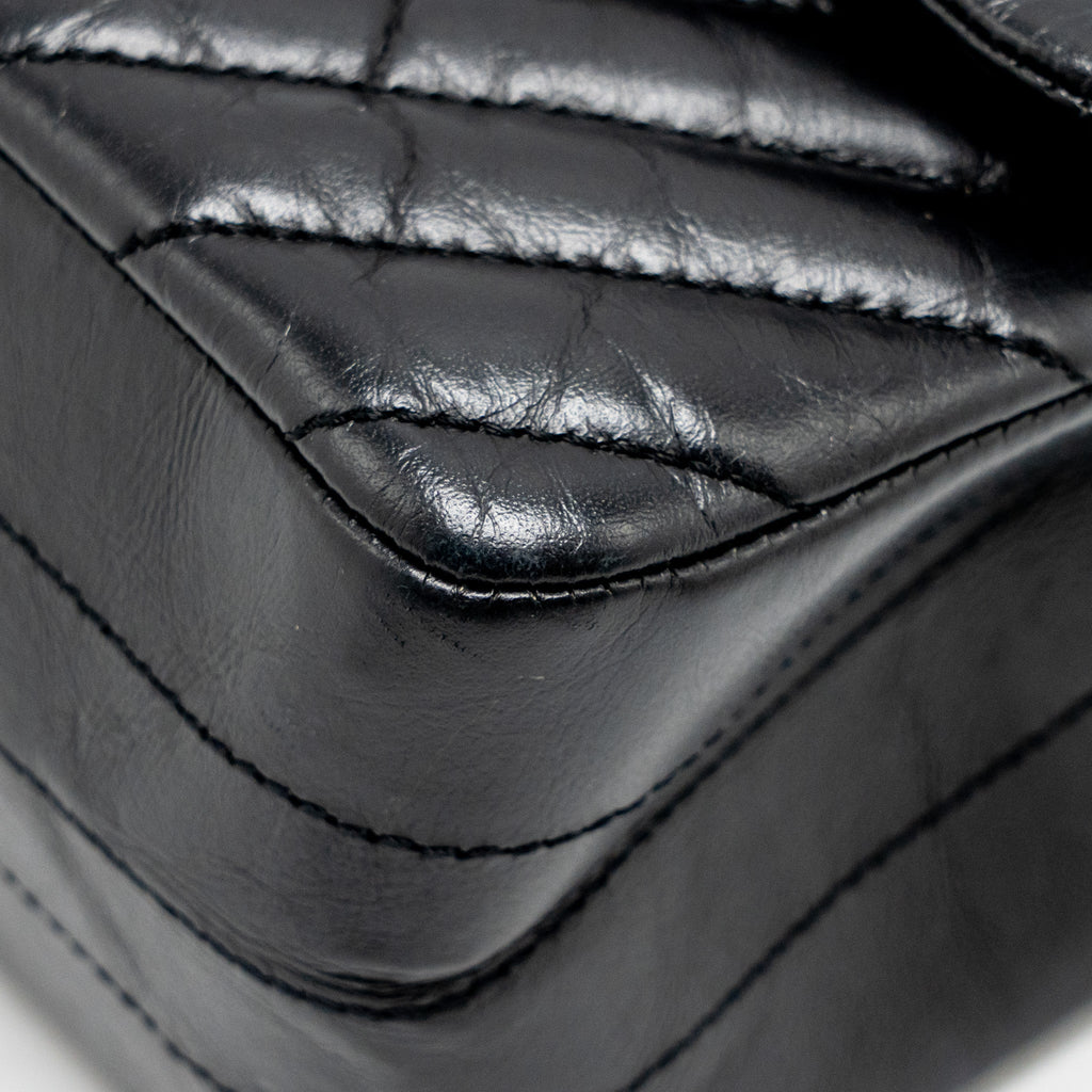 CHANEL SMALL 2.55 REISSUE DOUBLE FLAP BAG CHEVRON AGED CALFSKIN SO BLACK