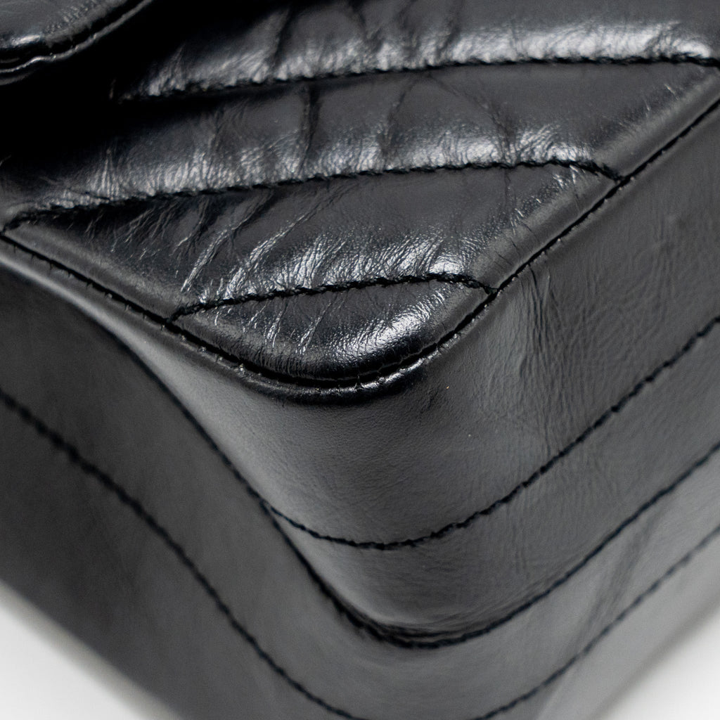 CHANEL SMALL 2.55 REISSUE DOUBLE FLAP BAG CHEVRON AGED CALFSKIN SO BLACK