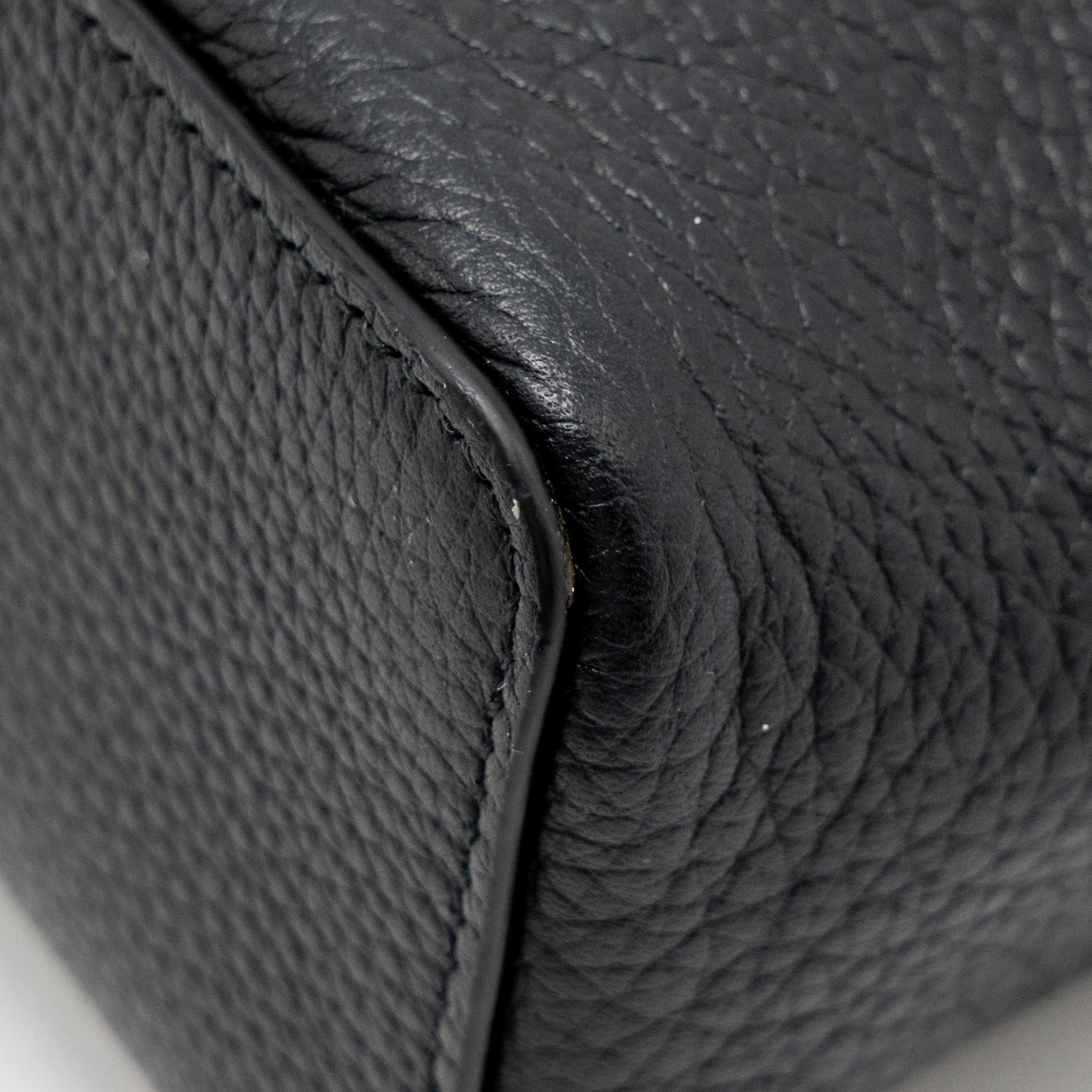 LORO PIANA EXTRA POCKET L19 GRAINED CALFSKIN BLACK SHW