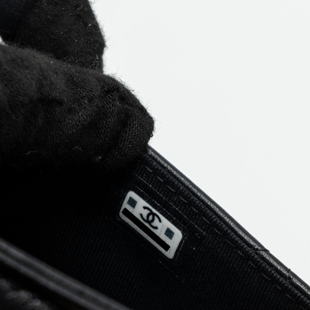 CHANEL 19 FLAP CARD HOLDER LAMBSKIN BLACK GHW (MICROCHIP)