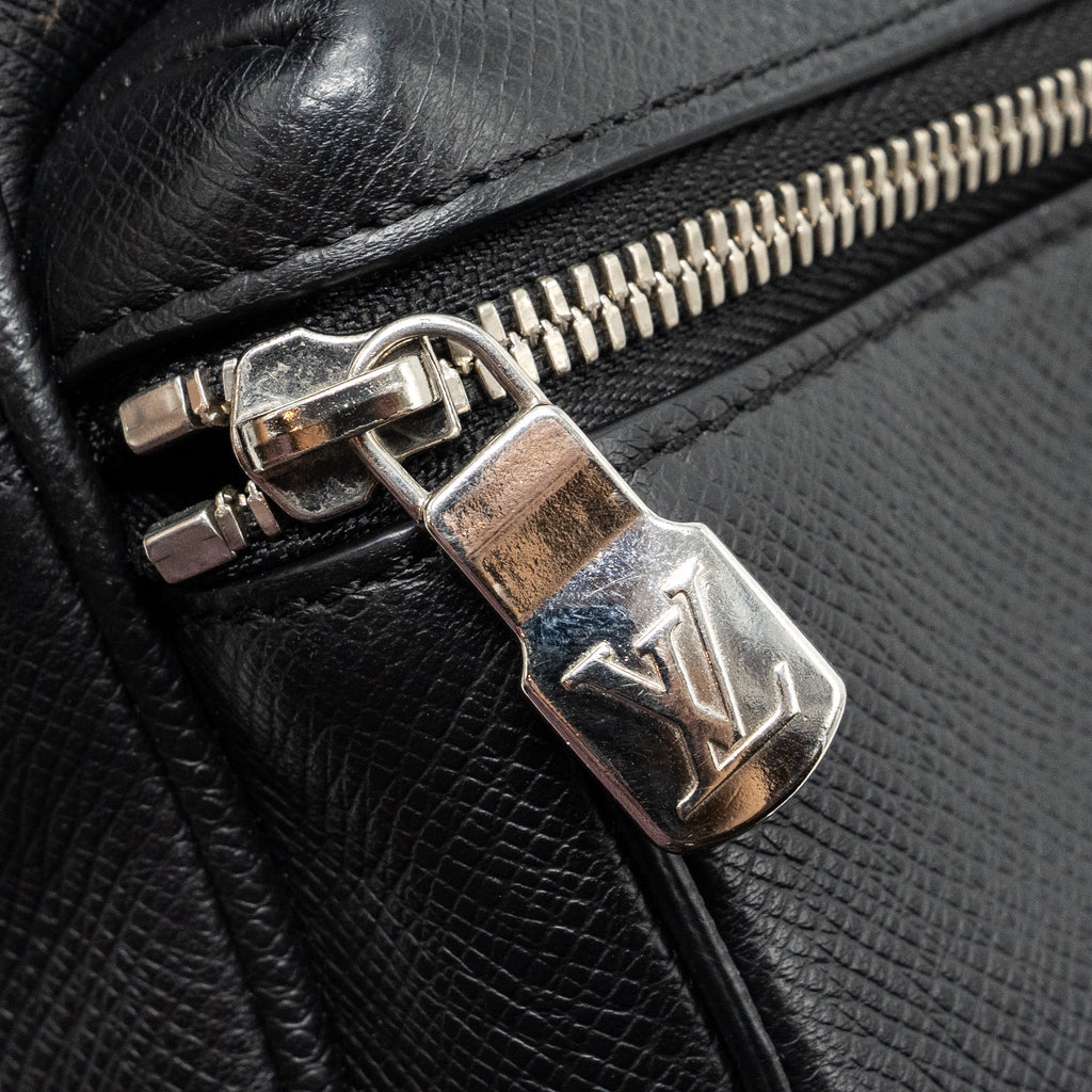 LOUIS VUITTON TAIGA BUM BAG OUTDOOR LEATHER BLACK SHW
