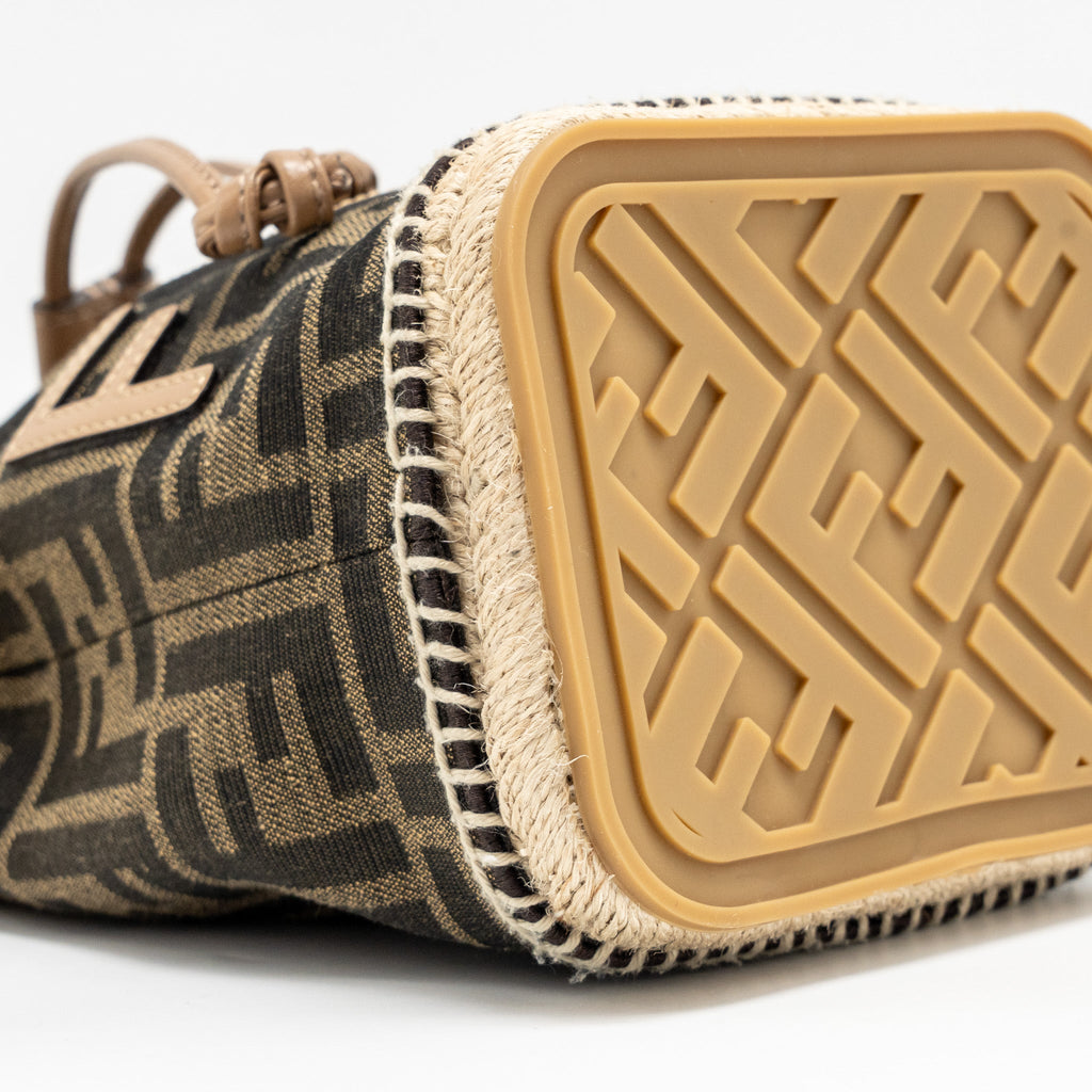 FENDI MINI MON TRESOR BUCKET BAG FF JACQUARD RAFFIA/FABRIC/CALFSKIN BROWN GHW
