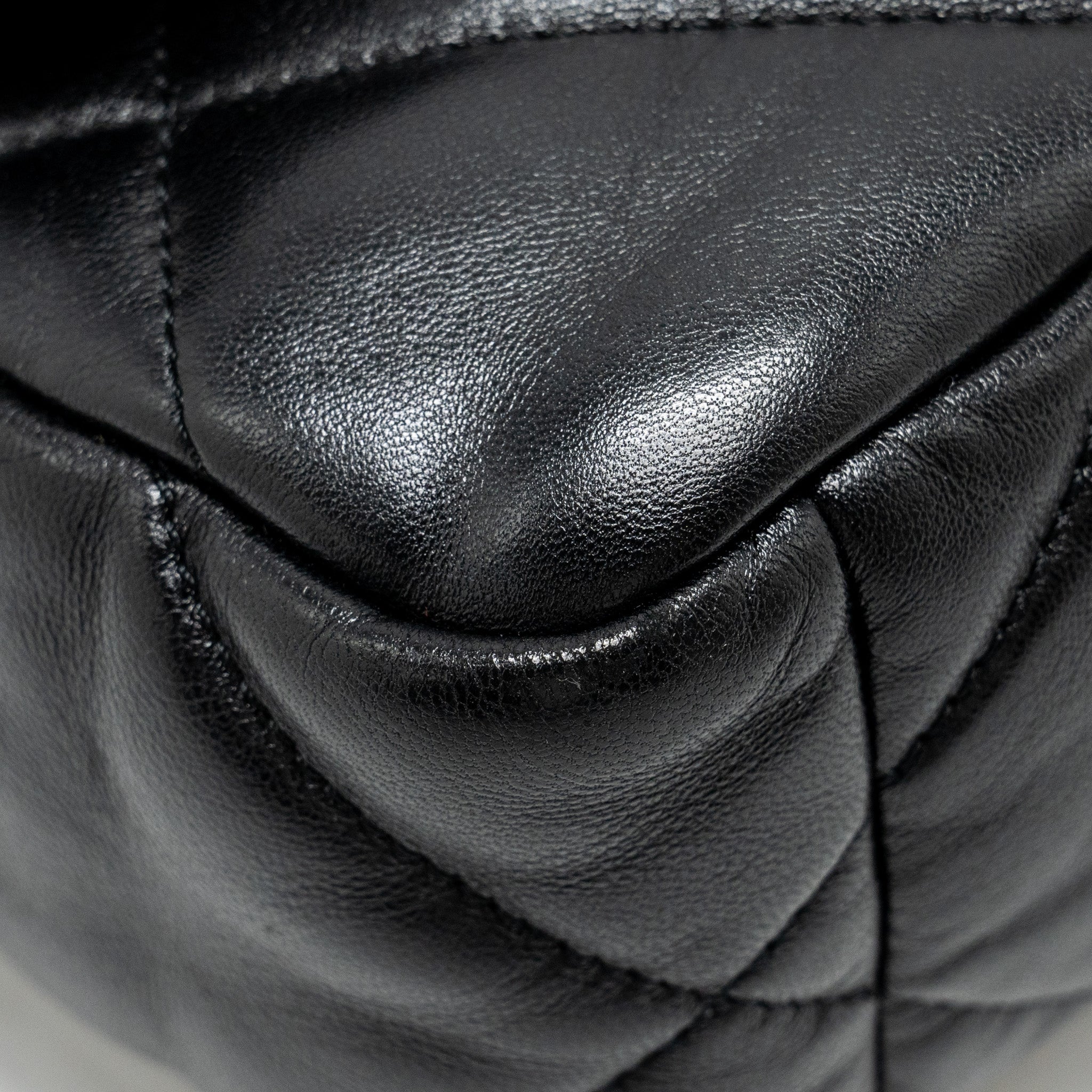 CHANEL SMALL 19 BAG LAMBSKIN BLACK GHW (MICROCHIP)