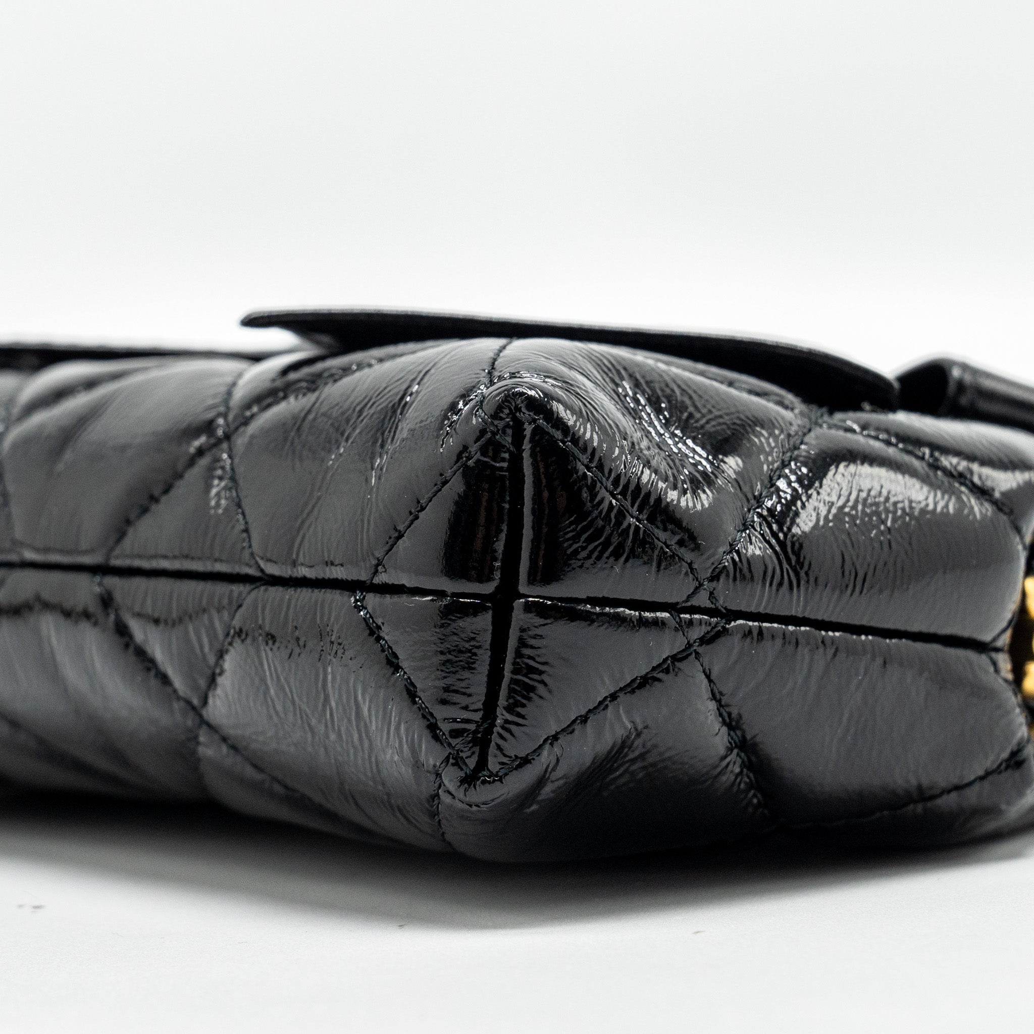 CHANEL 24A BOWKNOT CLUTCH WITH CHAIN PATENT CRUMPLED LAMBSKIN/SHINY LAMBSKIN BLACK GHW (MICROCHIP)