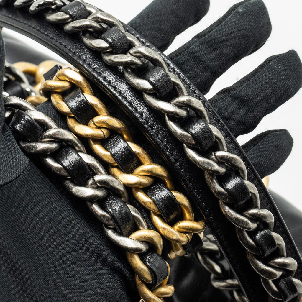 CHANEL SMALL 19 BAG GOATSKIN BLACK MULTICOLOUR HARDWARE