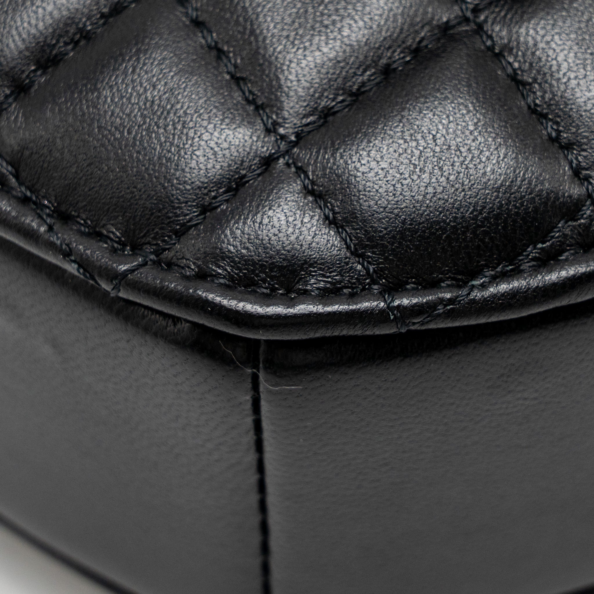 CHANEL 22S HEART BAG LAMBSKIN BLACK LGHW (MICROCHIP)