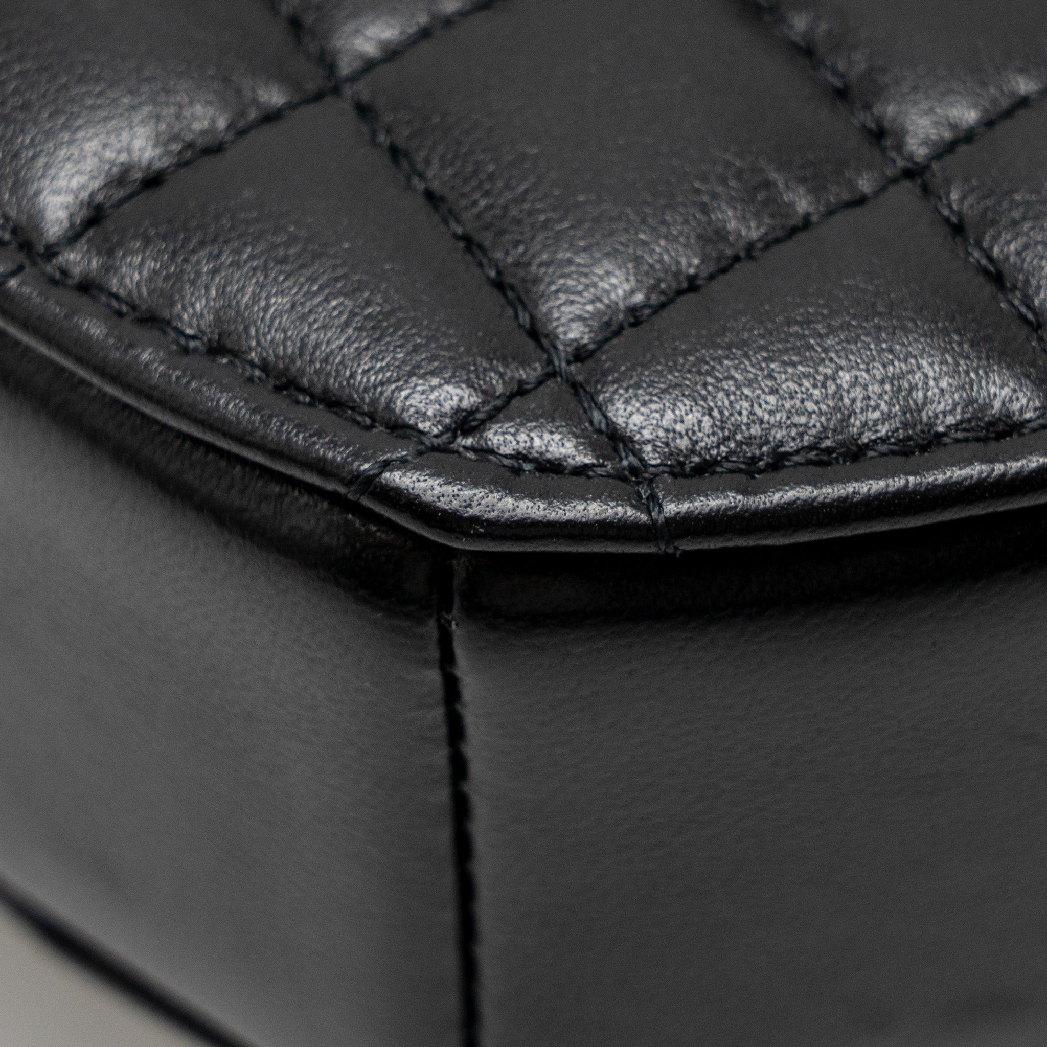 CHANEL 22S HEART BAG LAMBSKIN BLACK LGHW (MICROCHIP)
