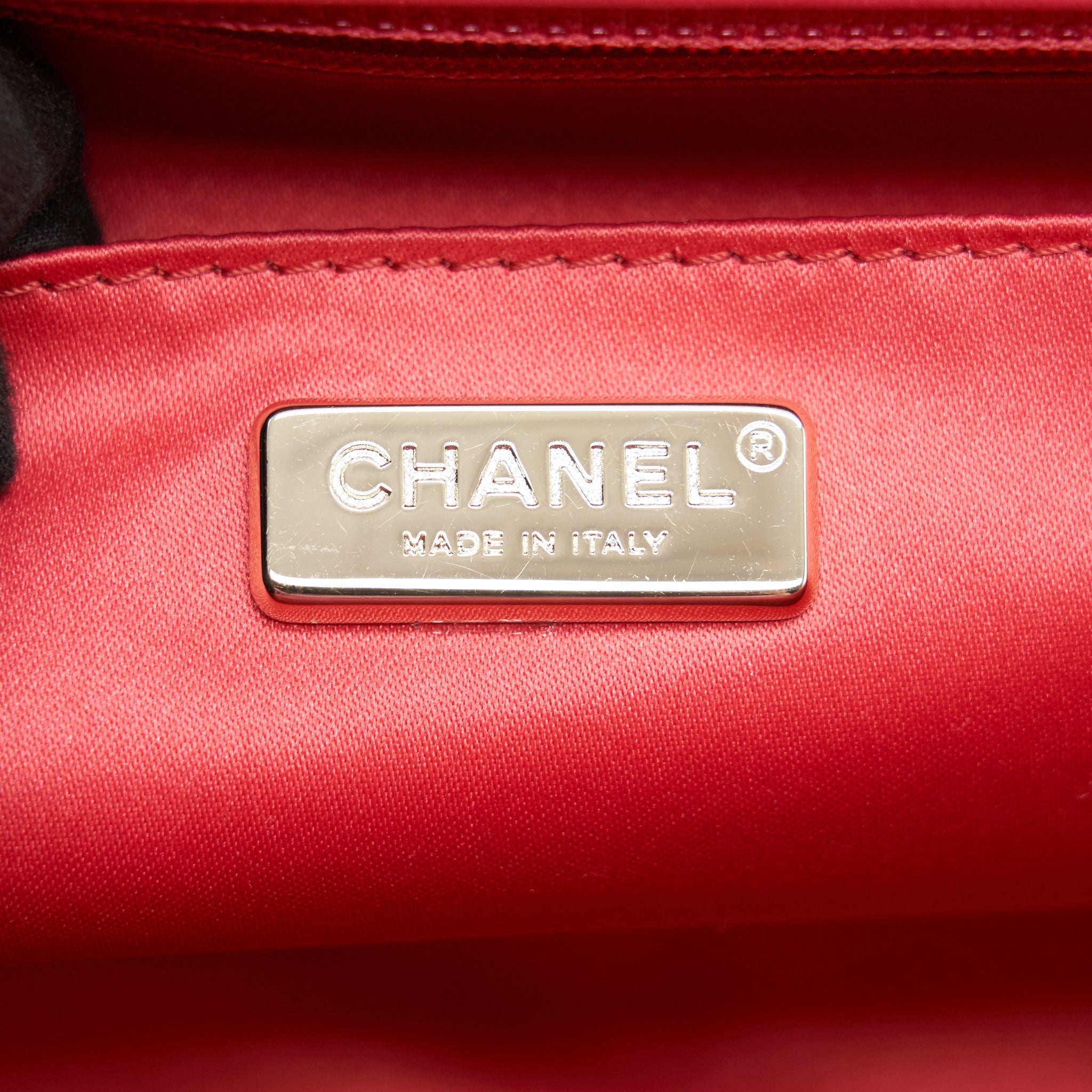 CHANEL SEASONAL MEDIUM FLAP BAG FUCIA WITH GHW