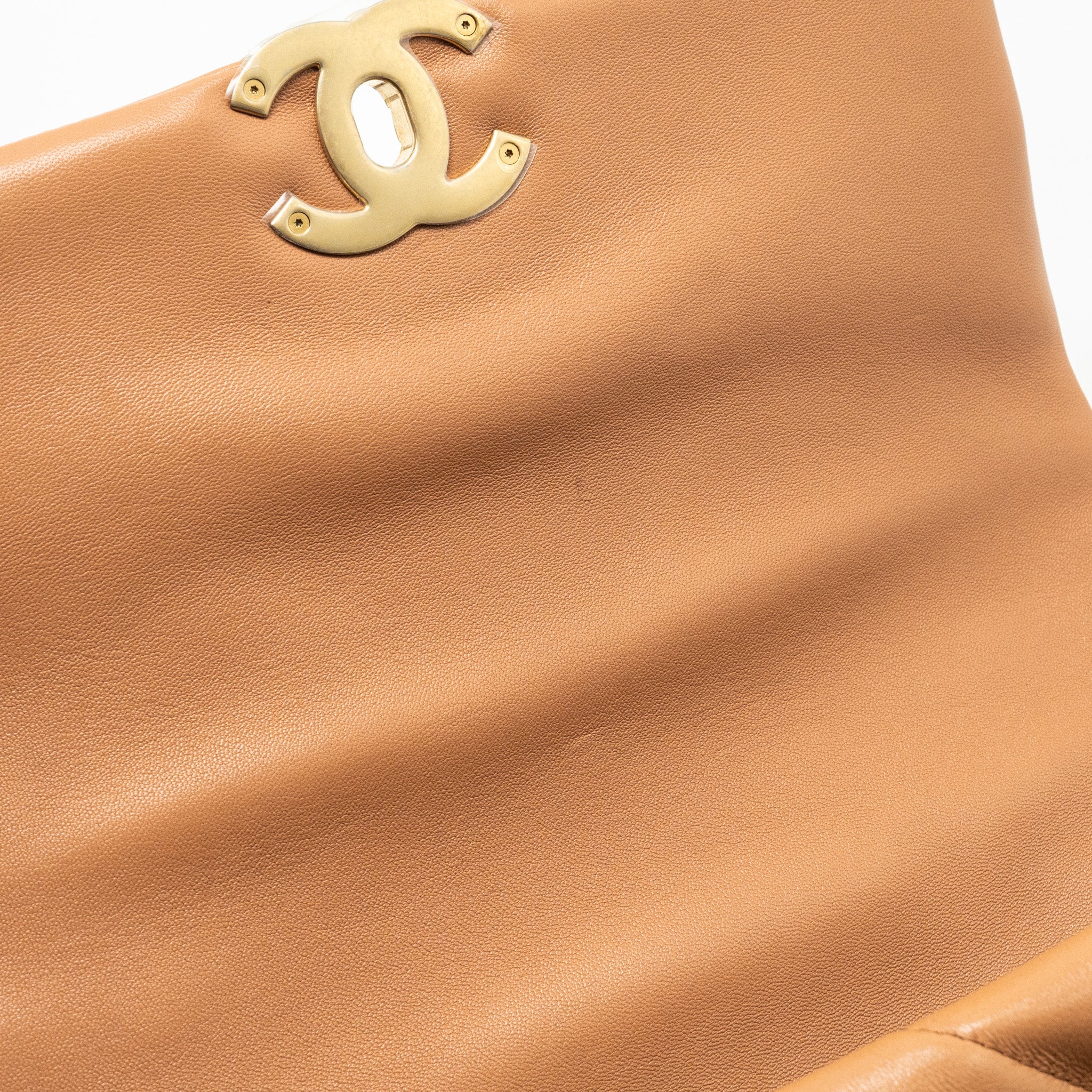 CHANEL SMALL 19 BAG LAMBSKIN CARAMEL MULTICOLOUR HARDWARE (MICROCHIP)